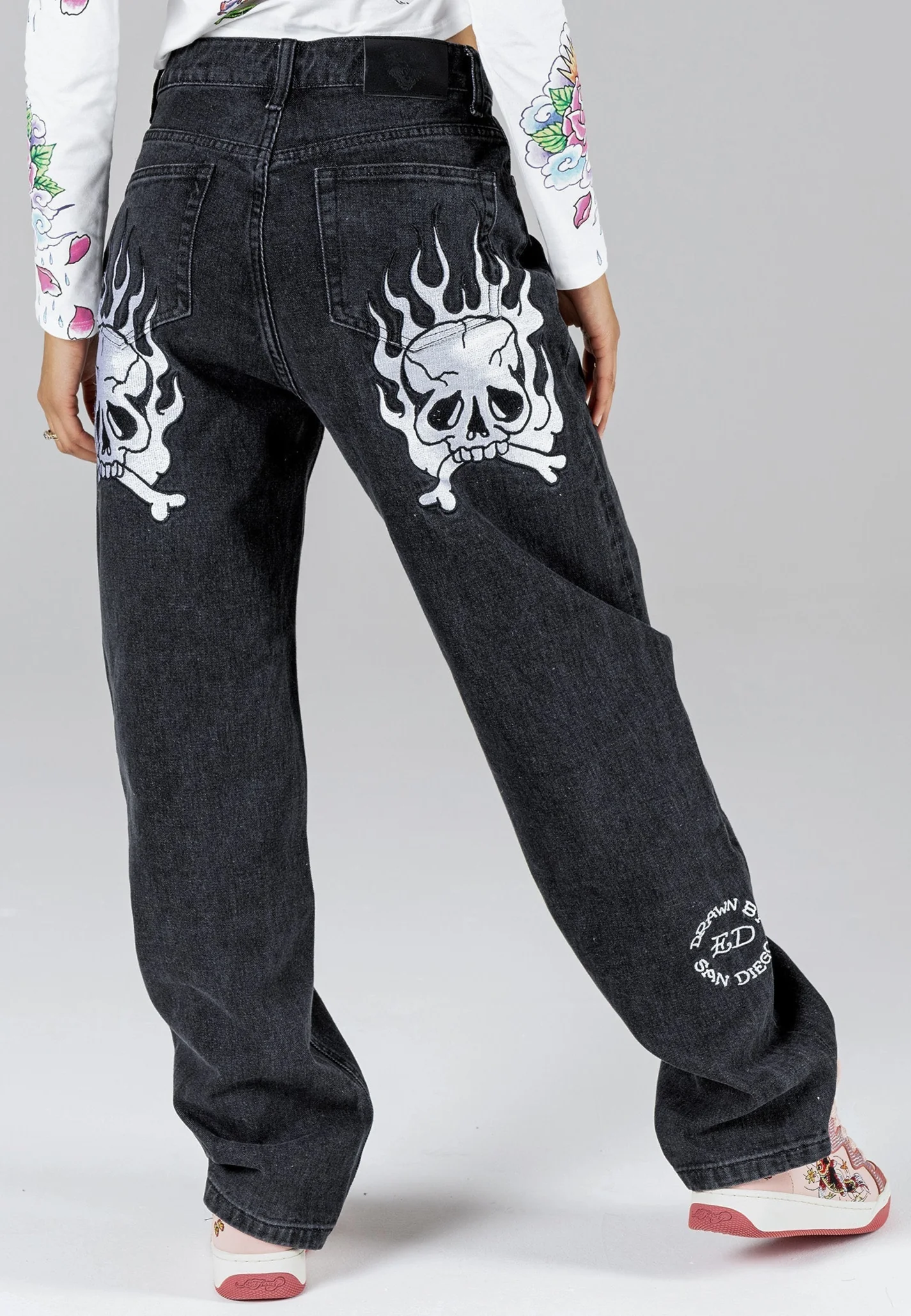 Džinsi Flaming Skull Relaxed Fit