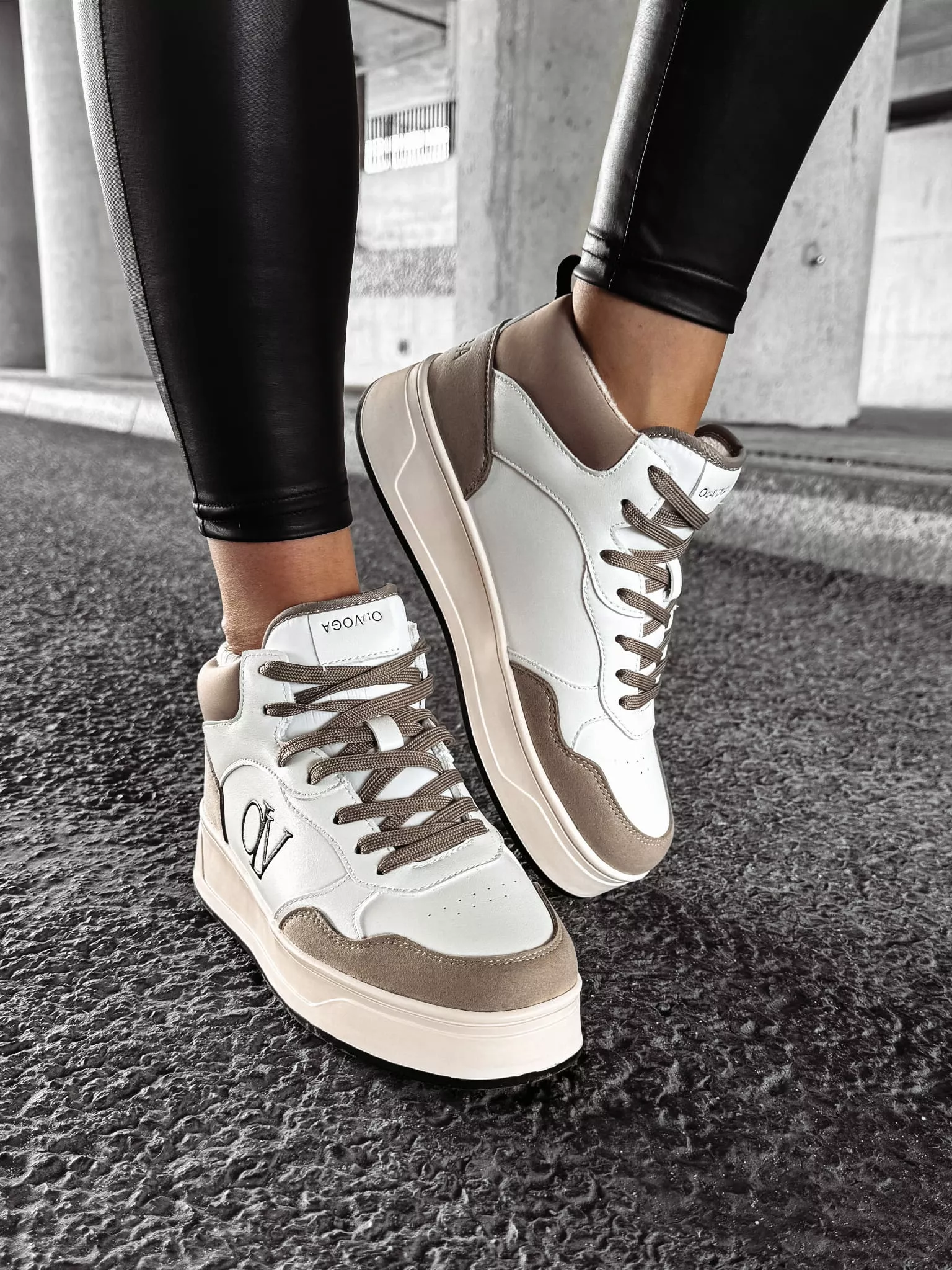 Sieviešu sporta apavi