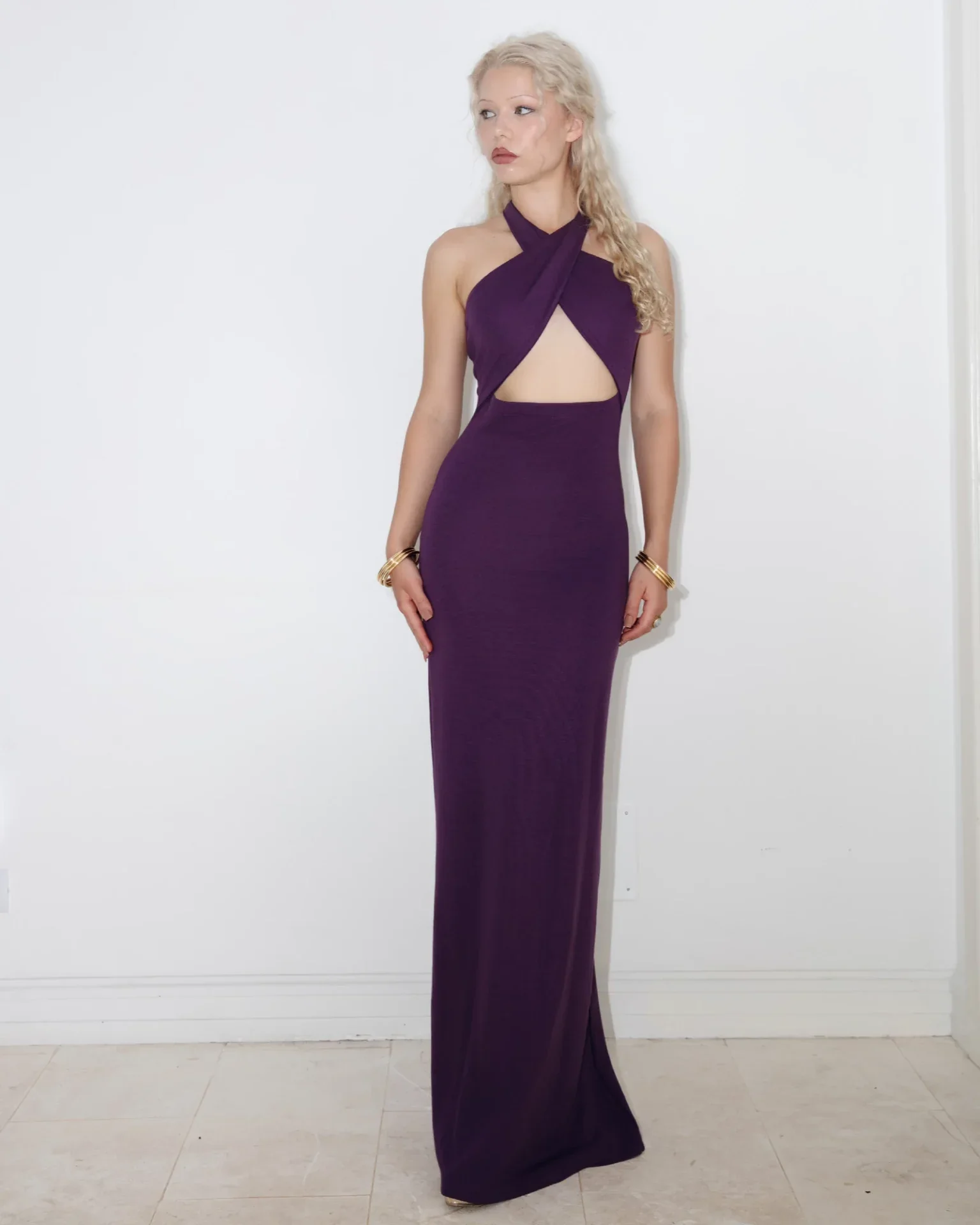 Wrap priekšpuses halterveida maksi kleita