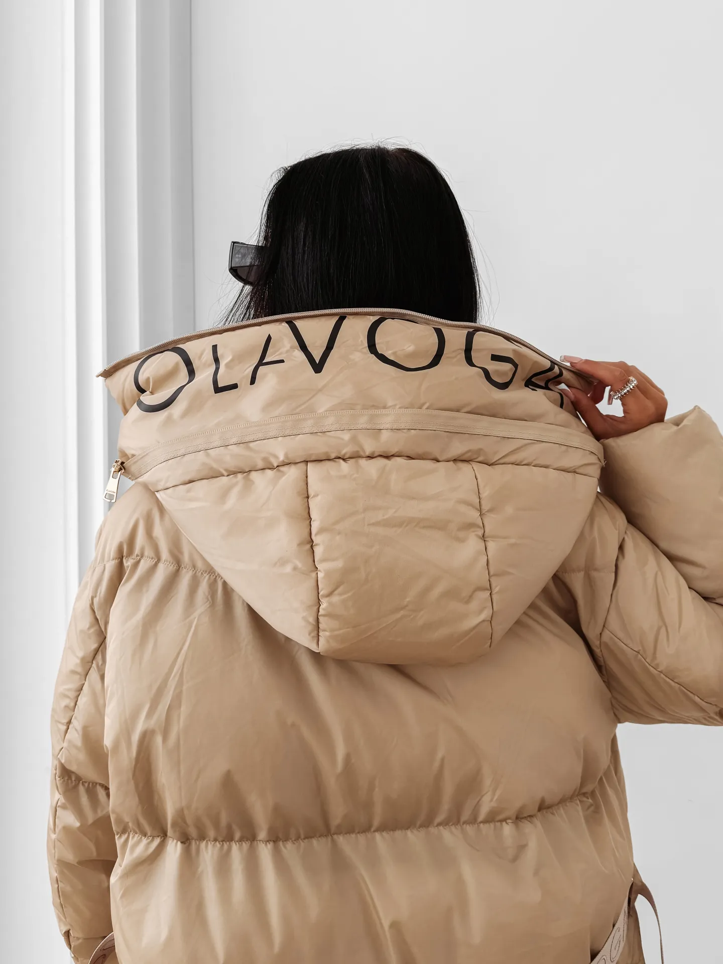 Sieviešu maxi pikotais mētelis