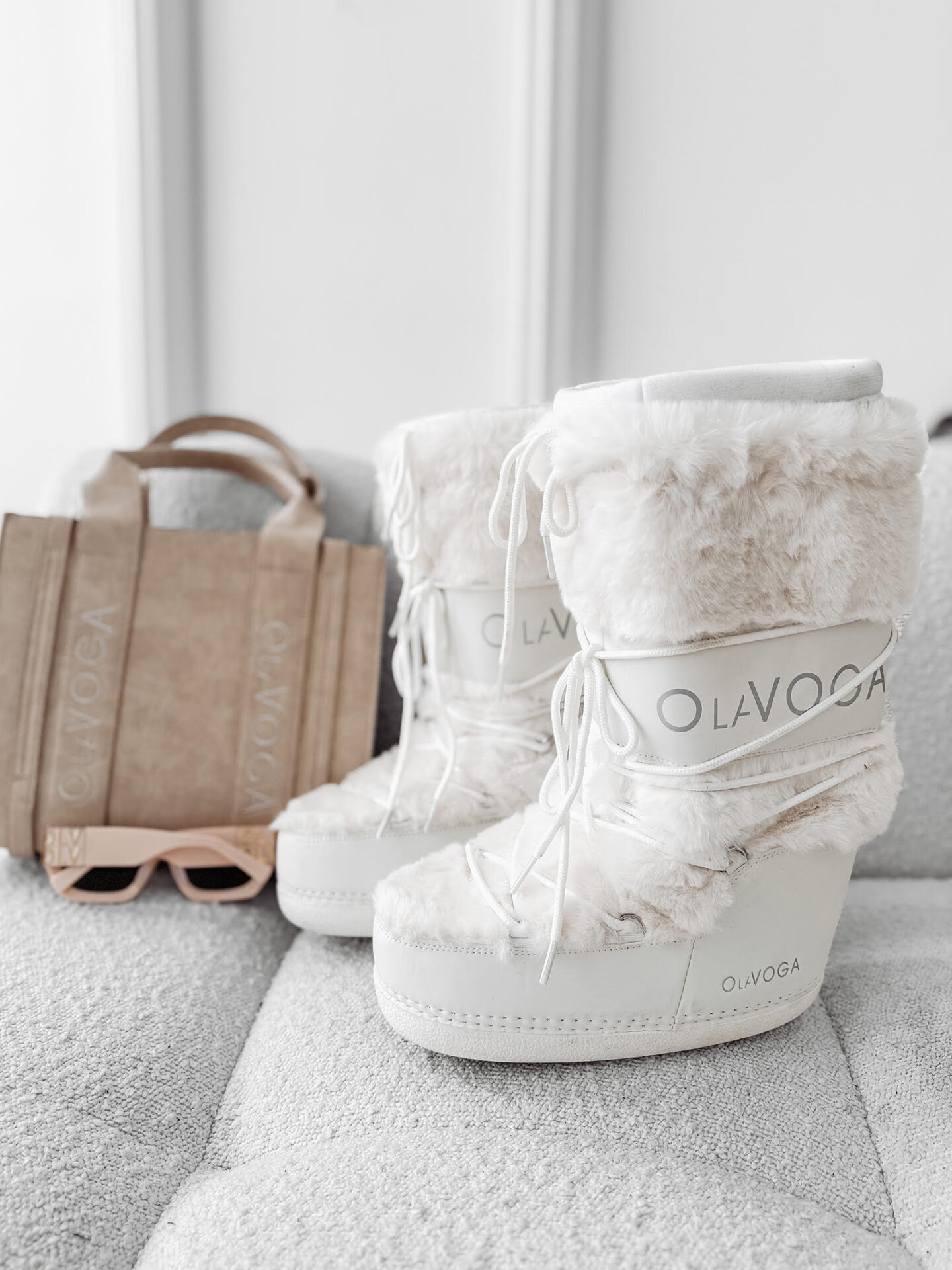 Sieviešu sniega zābaki baltā krāsā