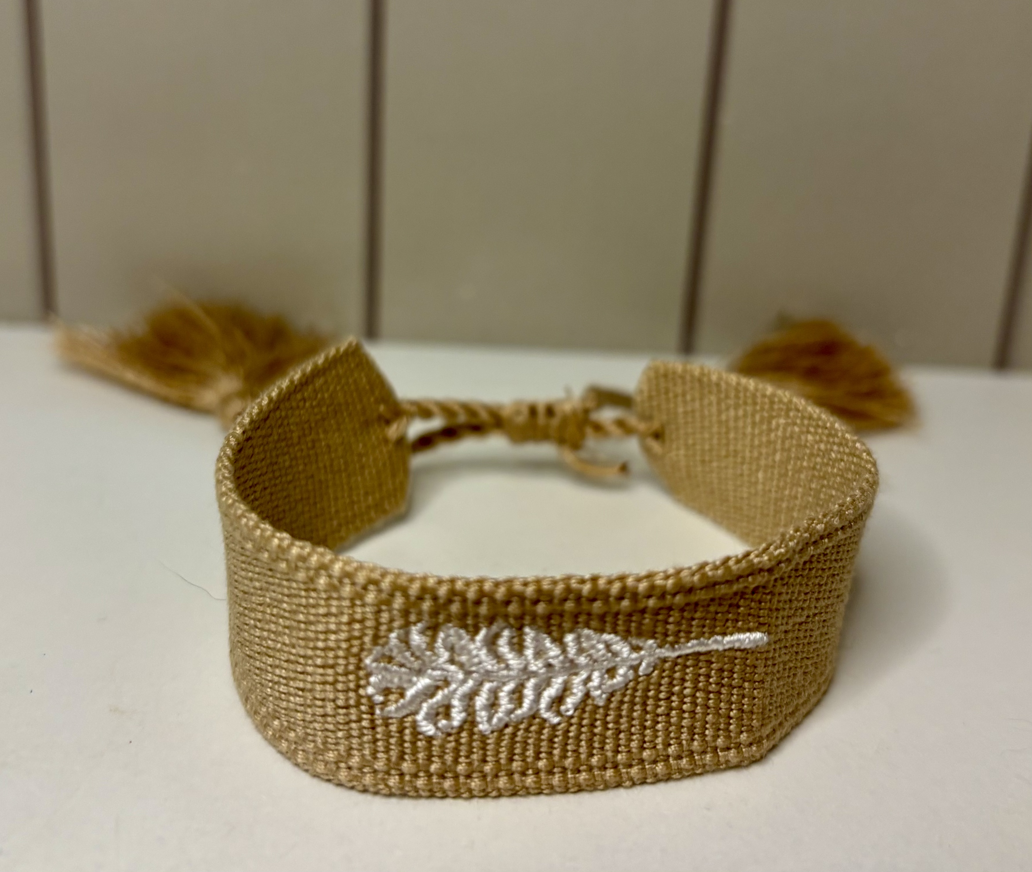 Bracelet brodé feuille Jane