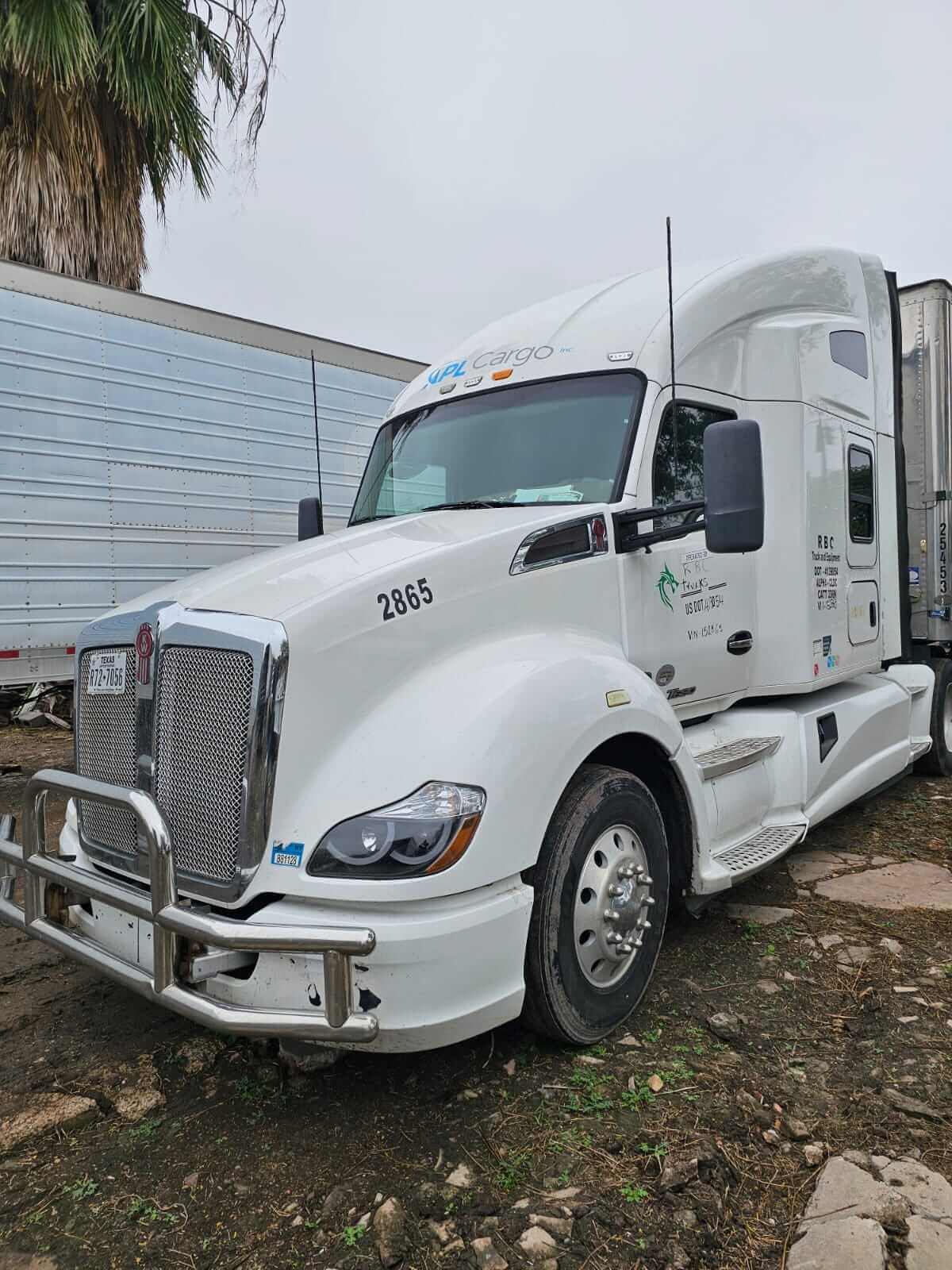 Kenworth T680 Semi Truck