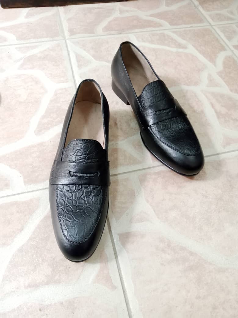 Chaussures en cuir noir