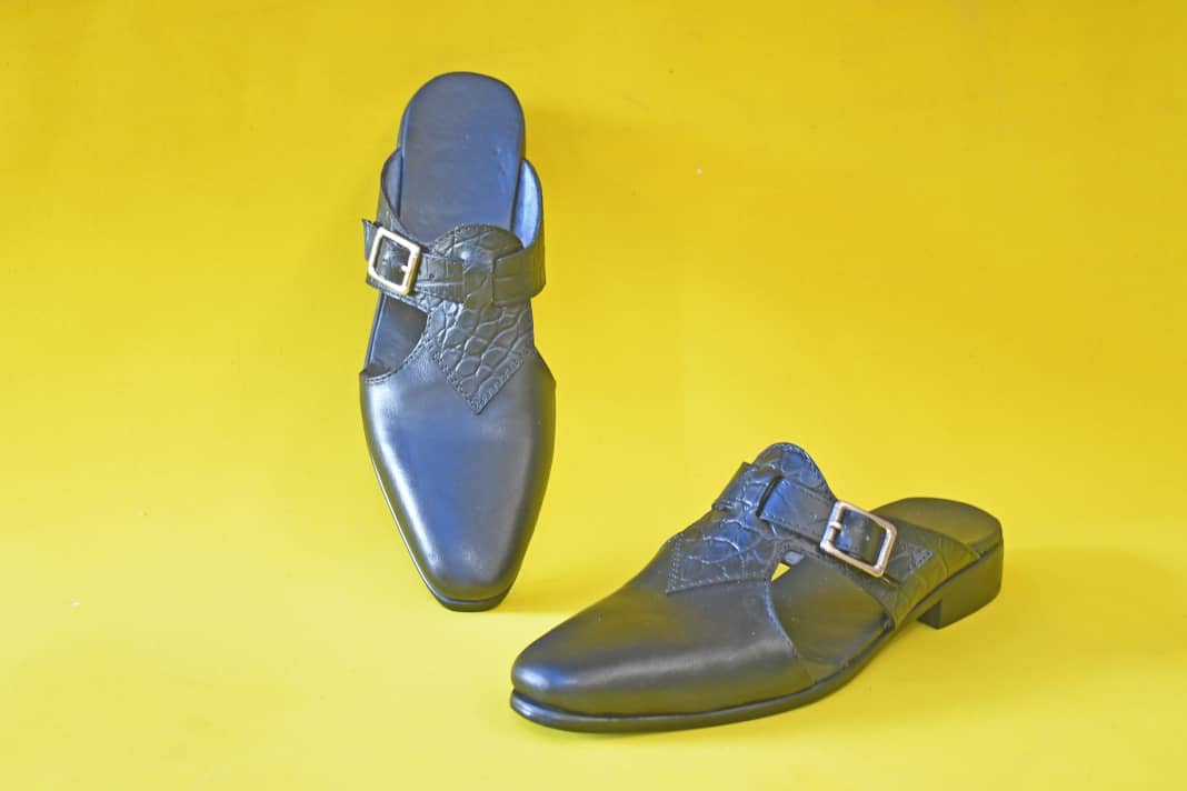 Mules en cuir noir homme