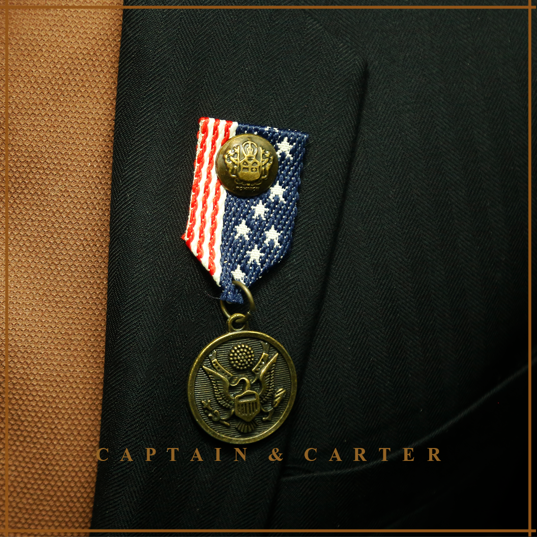 Frontier Noir Lapel Pin