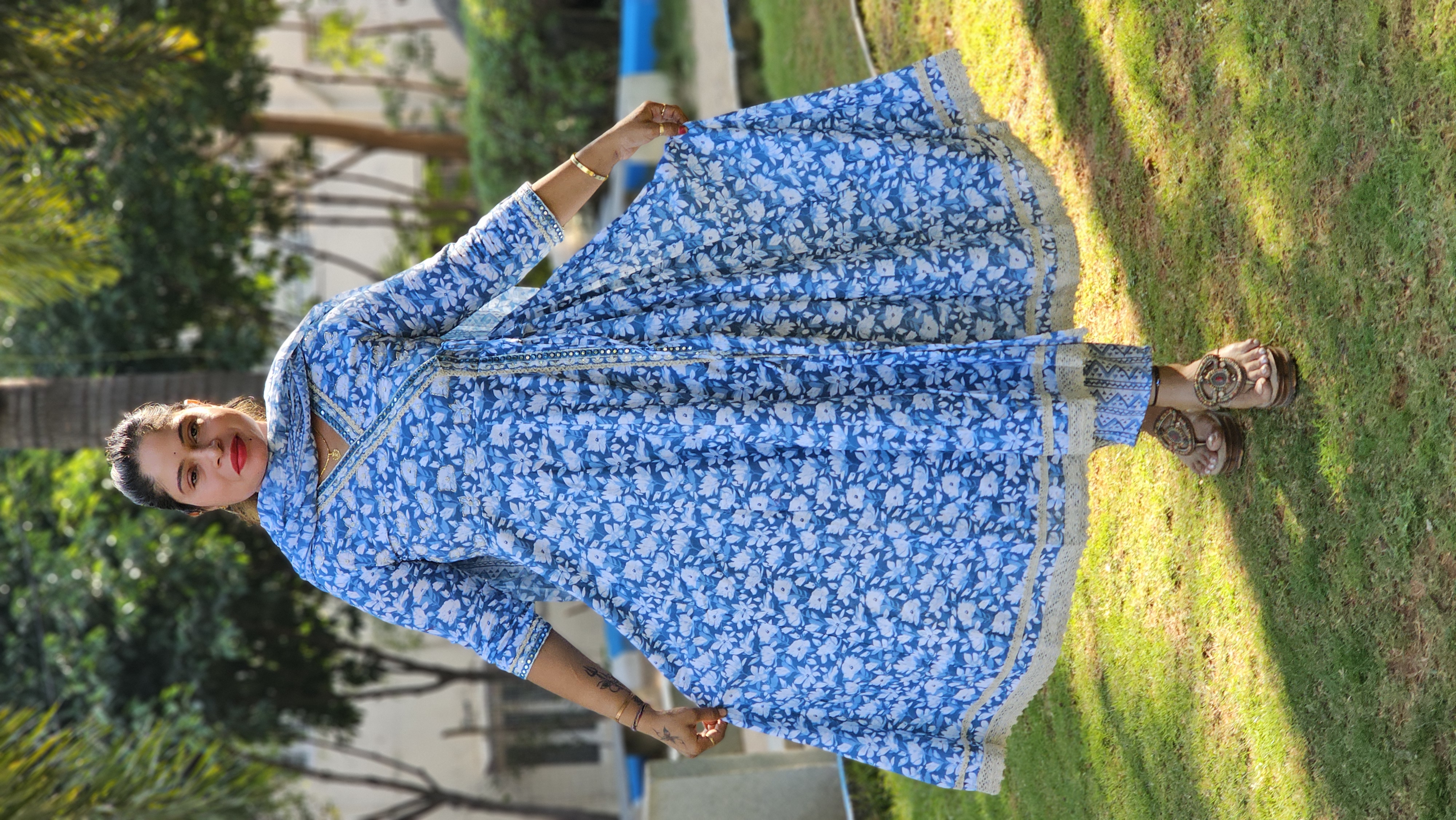 Blue Floral Printed Mal Cotton Kurtaset
