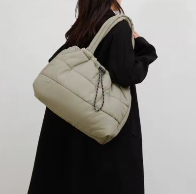 Fashion Shoulder Down Bag Soft Dacron Crossbody Handbag Puffy Tote Bag Fashion Women Underarm Bags Handbags Purses Winter 2025