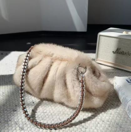 Fashion Faux Mink Fur Ruched Clutch Bag for Women Soft Plush Shoulder Bags Clip Shell Handbags Autumn and Winter Fluffy bag 2025