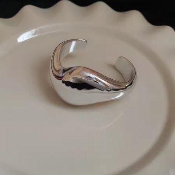 Irregular Geometric Twisted Open Bangles for Women European and American Personalized Bracelet Exaggerated Temperament Jewelry