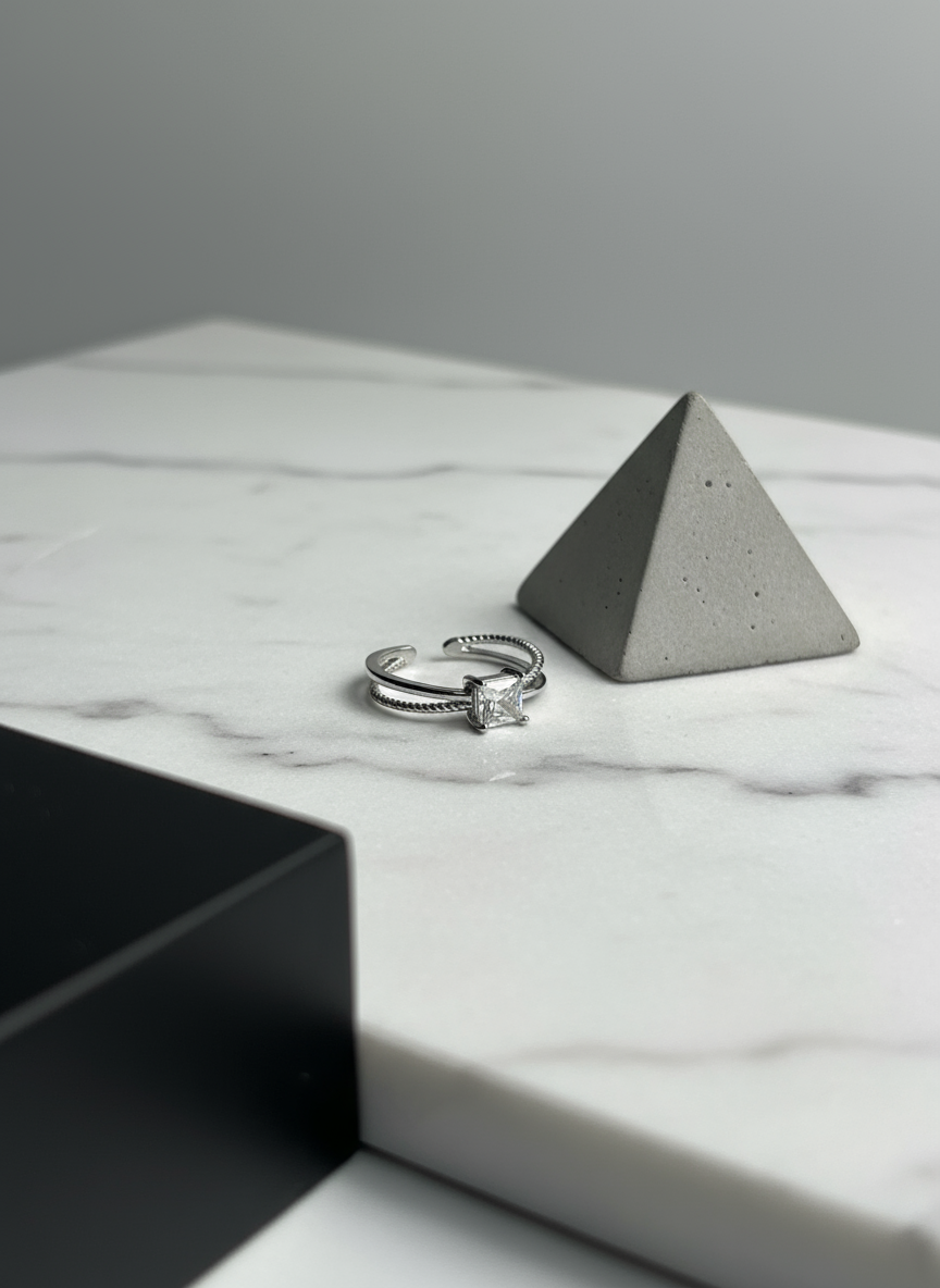 Elegant Princess-Cut Diamond Ring