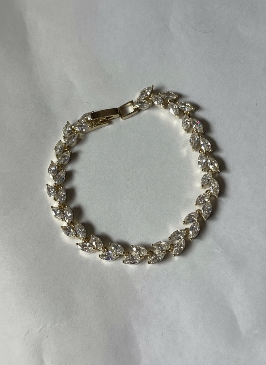 Elegant Diamond leaf Bracelet