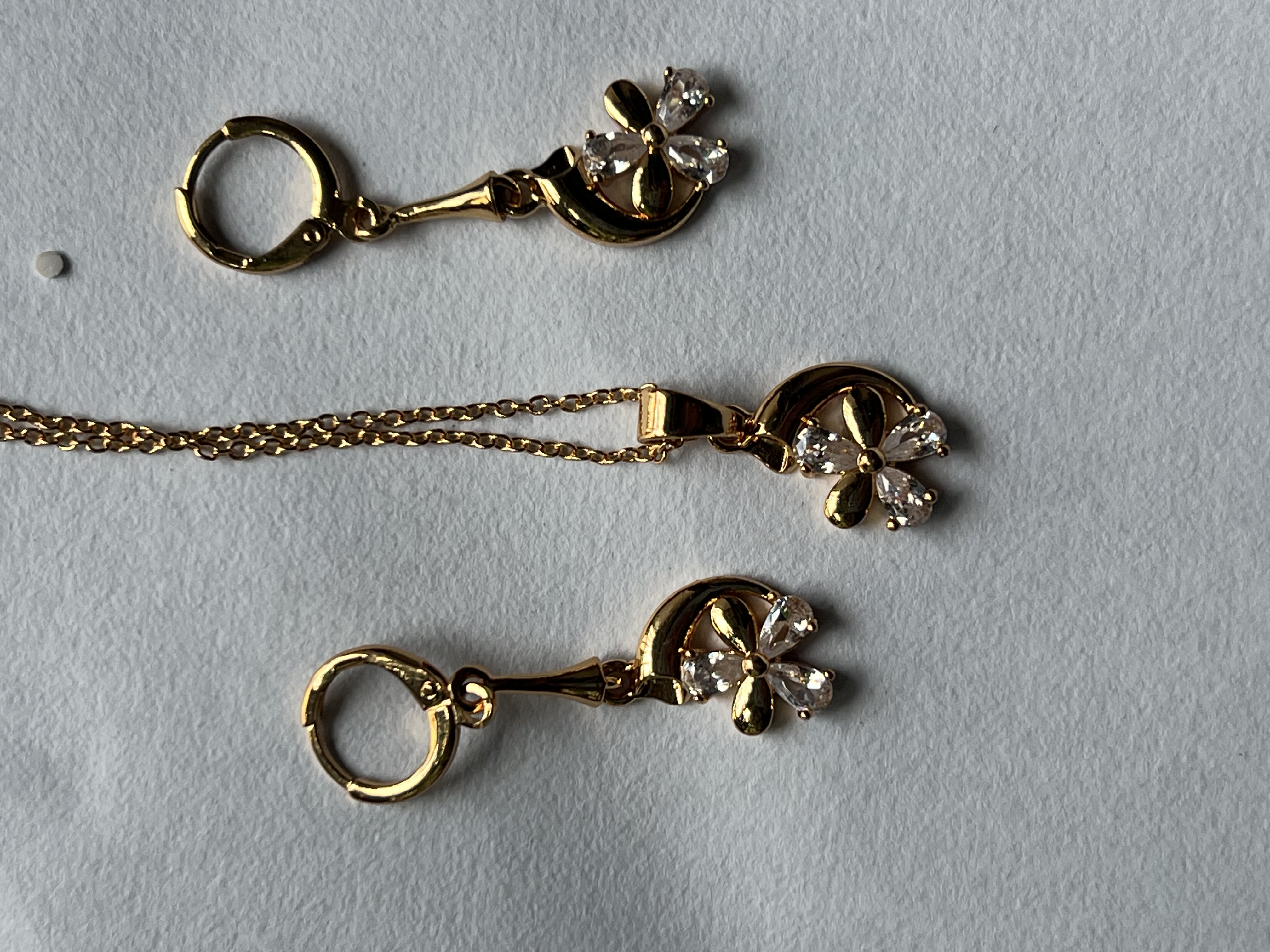 Gold flower jewelry set