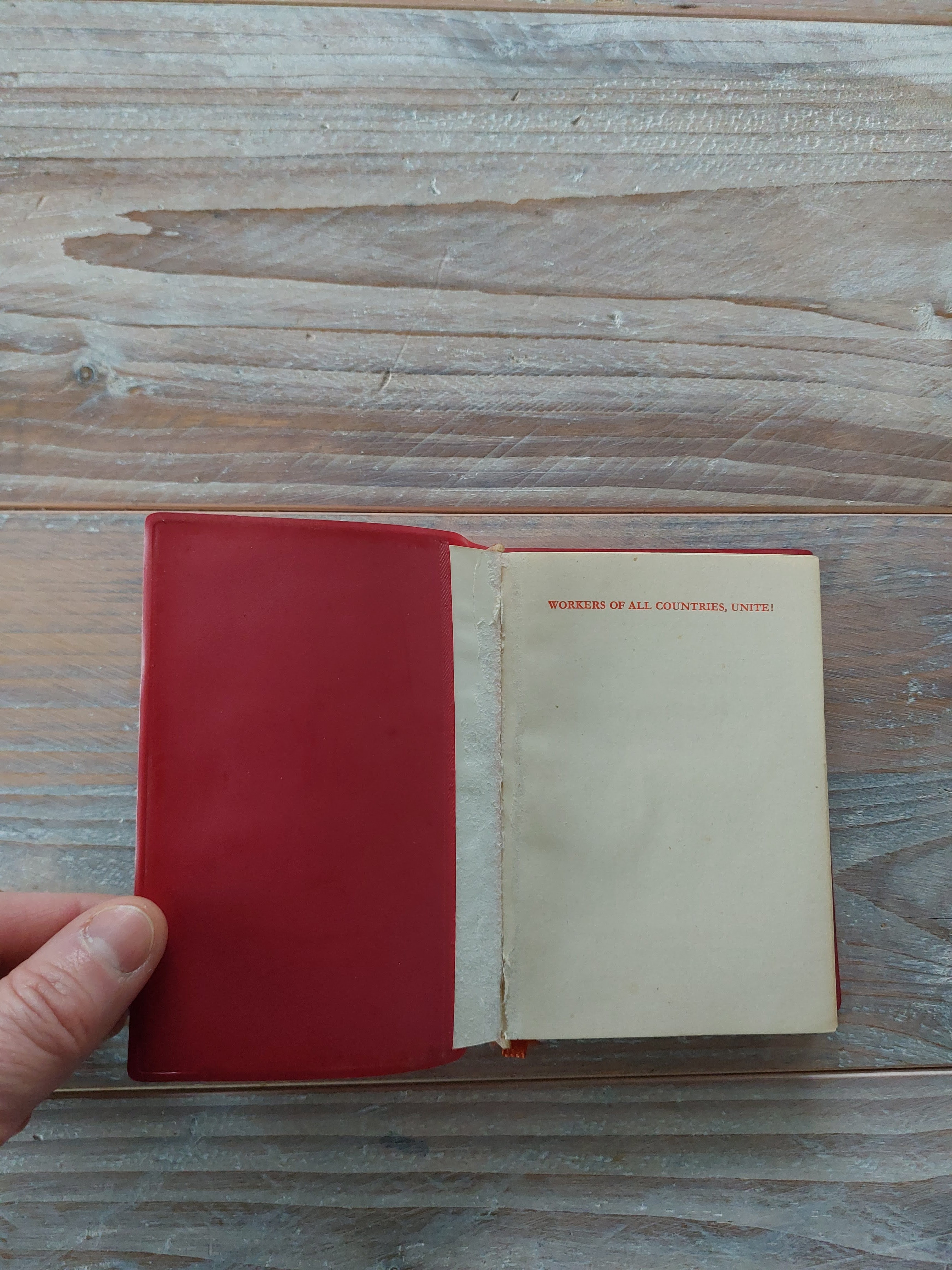 QUOTATIONS FROM CHAIRMAN MAO TSETUNG — 1976 Edition