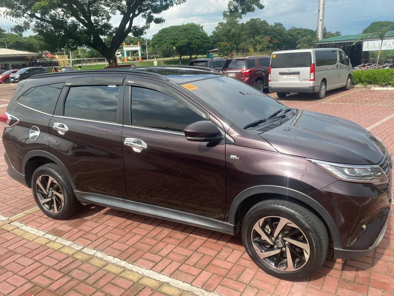 Dark red Mica Metallic Toyota rush