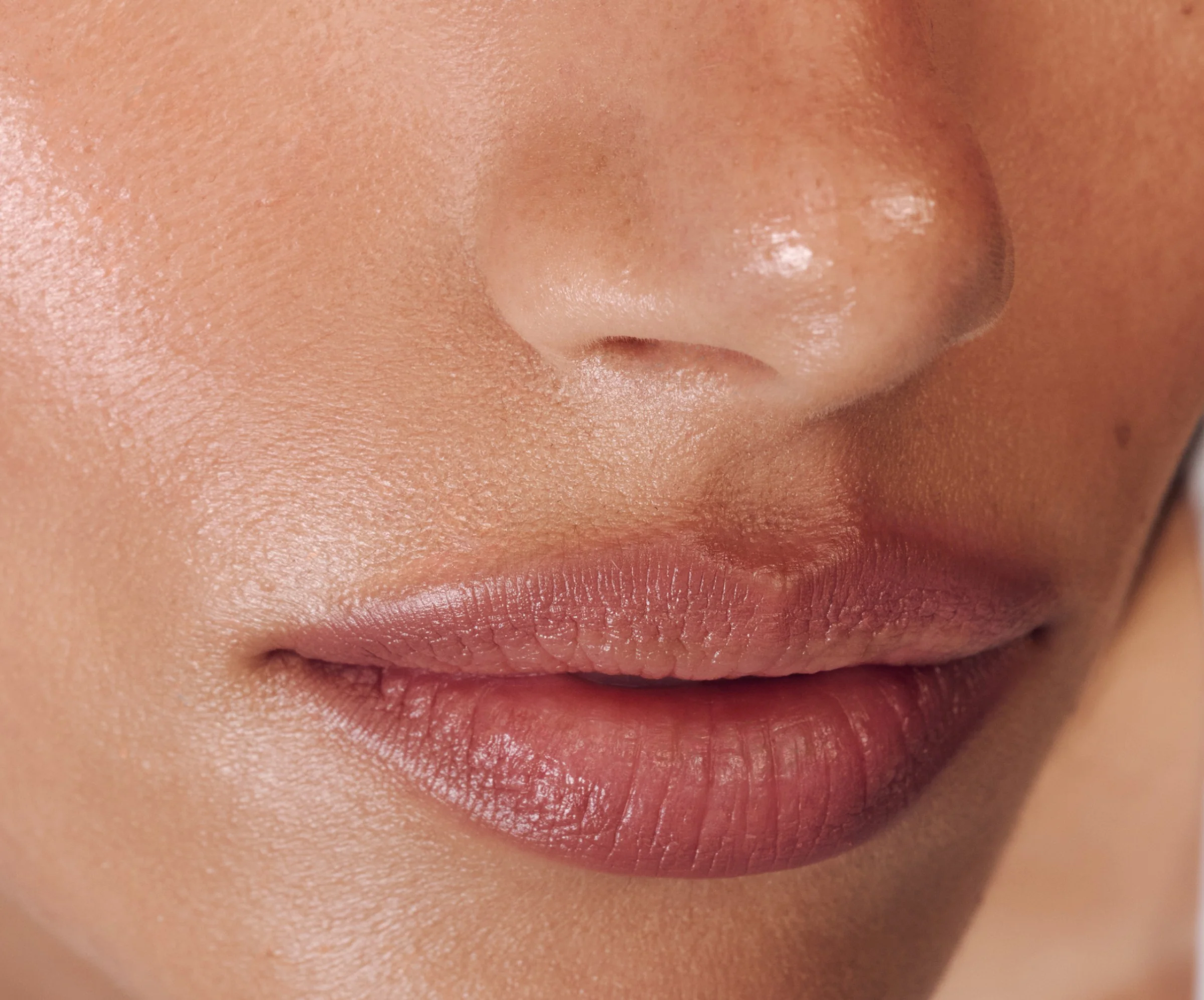 Rhode peptide lip shape
