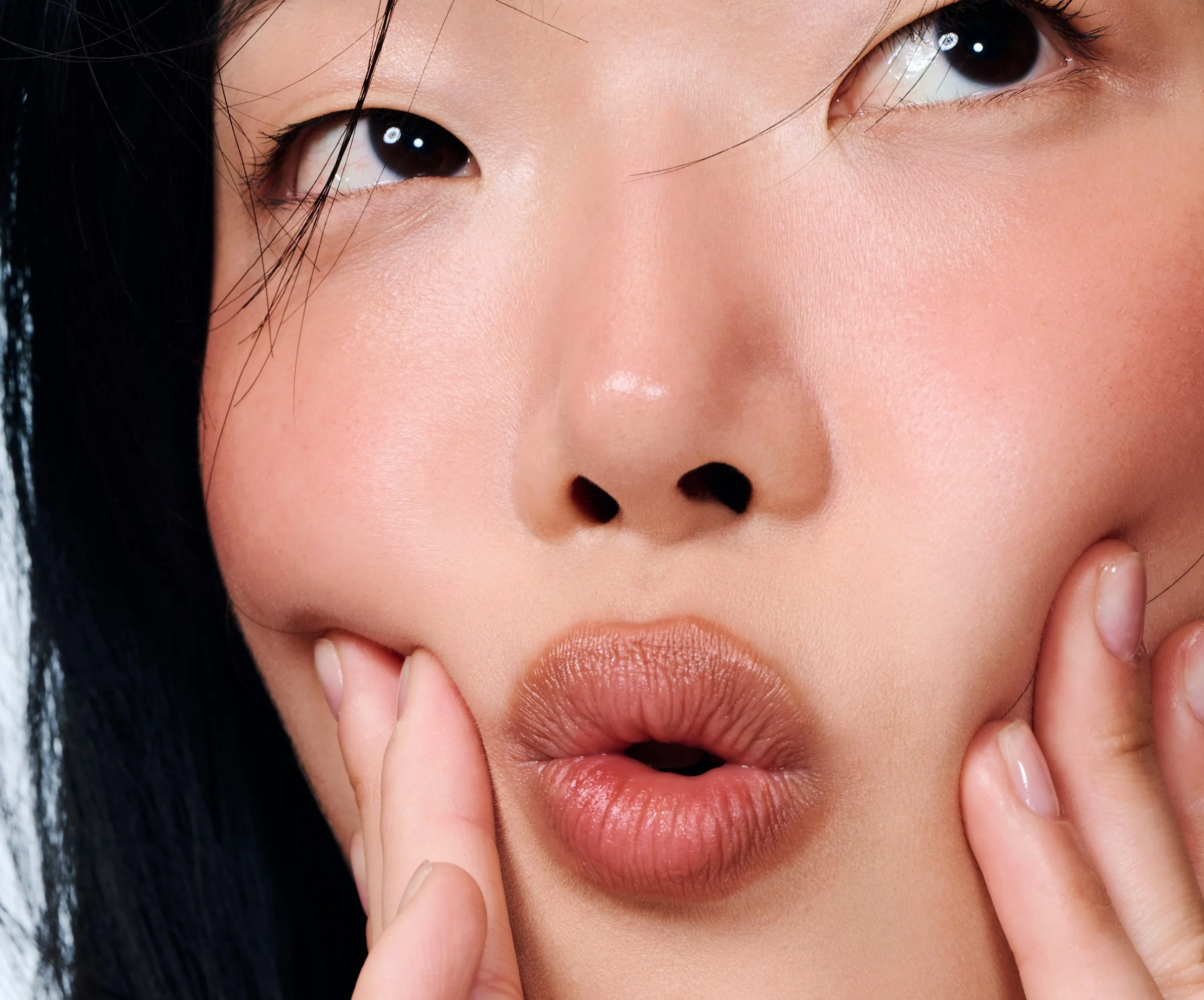 Rhode peptide lip shape