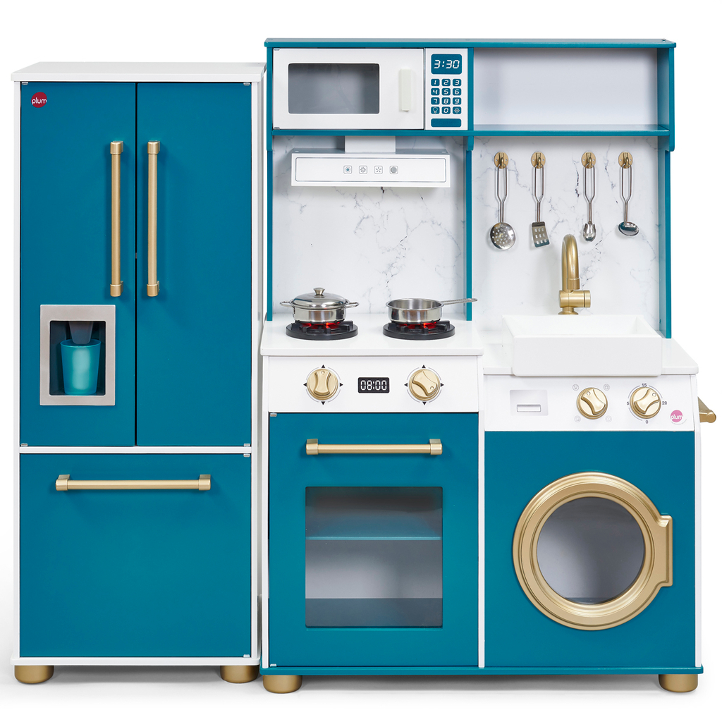 Plum Bakehouse Traditional Wooden Kitchen with Fridge