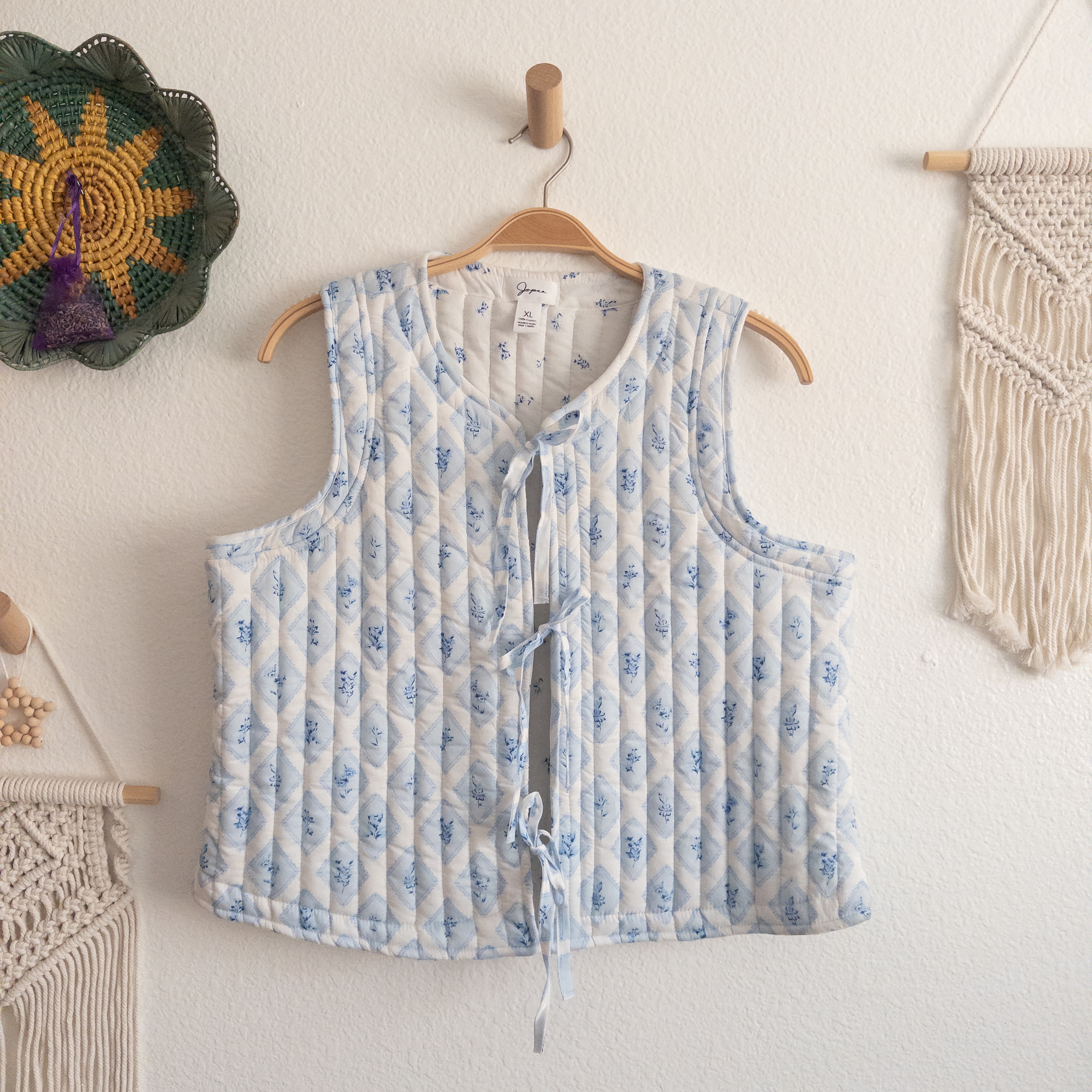 Japna Quilted Vest Tie Front White with Blue Floral Print Size XL