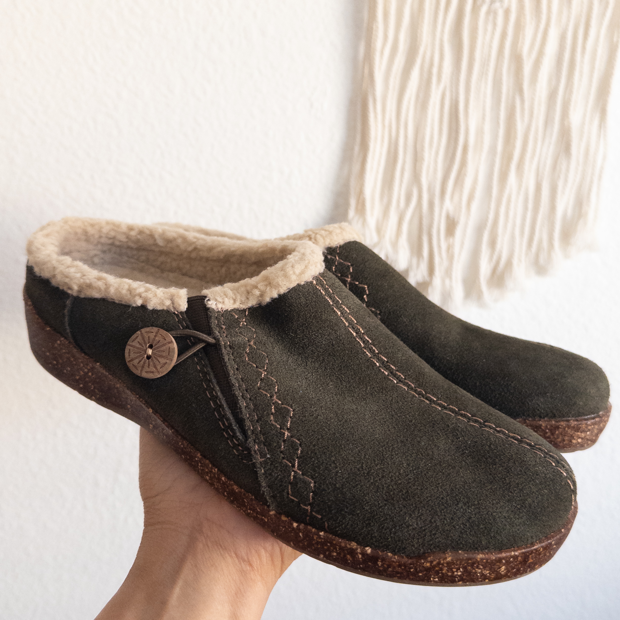 Earth Origins Aurora Johanna Mule Olive Green Suede Leather Comfort Clog 7M