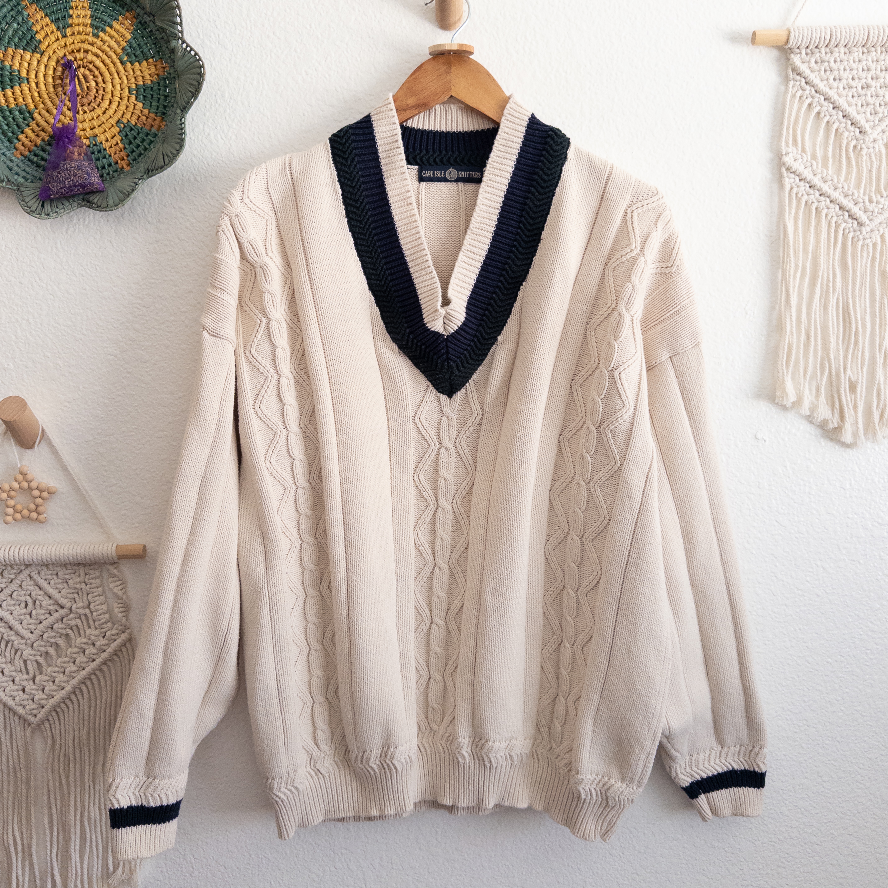 Vintage Cape Isle Knitters Cream V-Neck Pullover Knit Sweater Size XL
