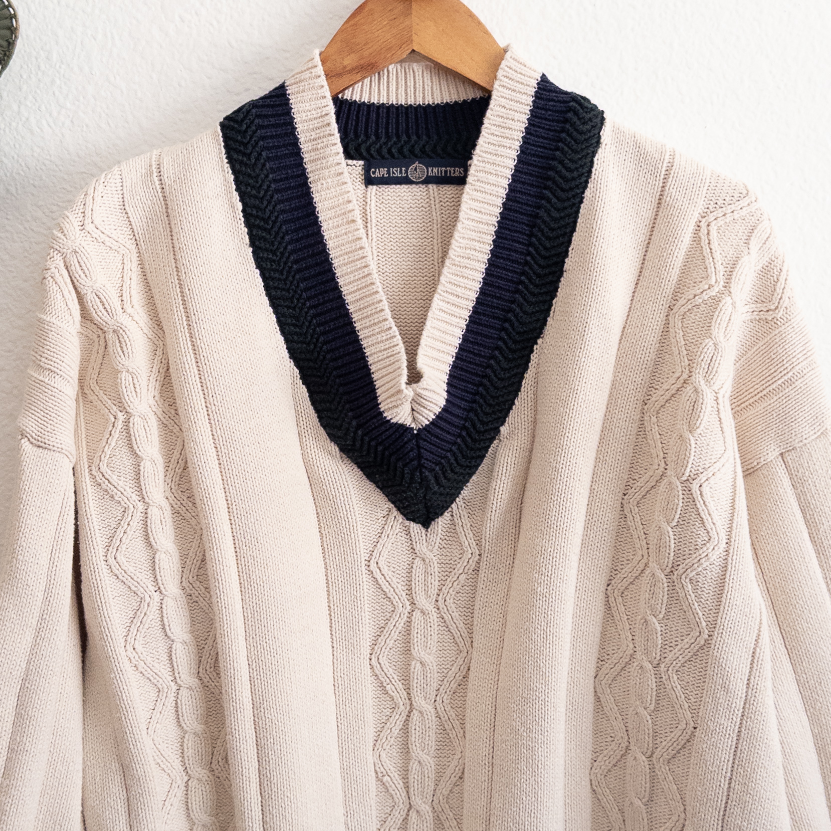 Vintage Cape Isle Knitters Cream V-Neck Pullover Knit Sweater Size XL