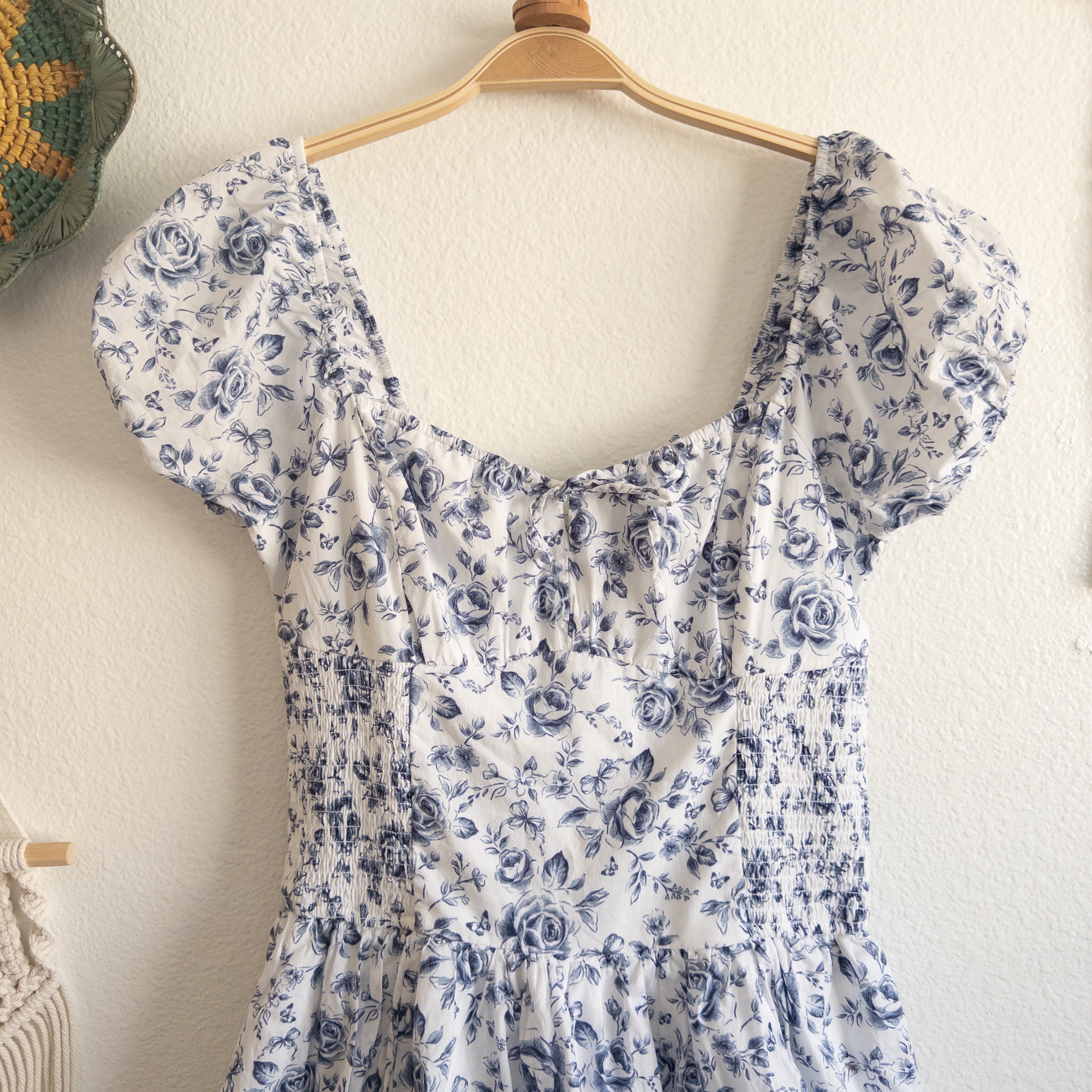 Hollister Sofia Drop-Waist Bubble White and Blue Floral Mini Dress Skort Size Large