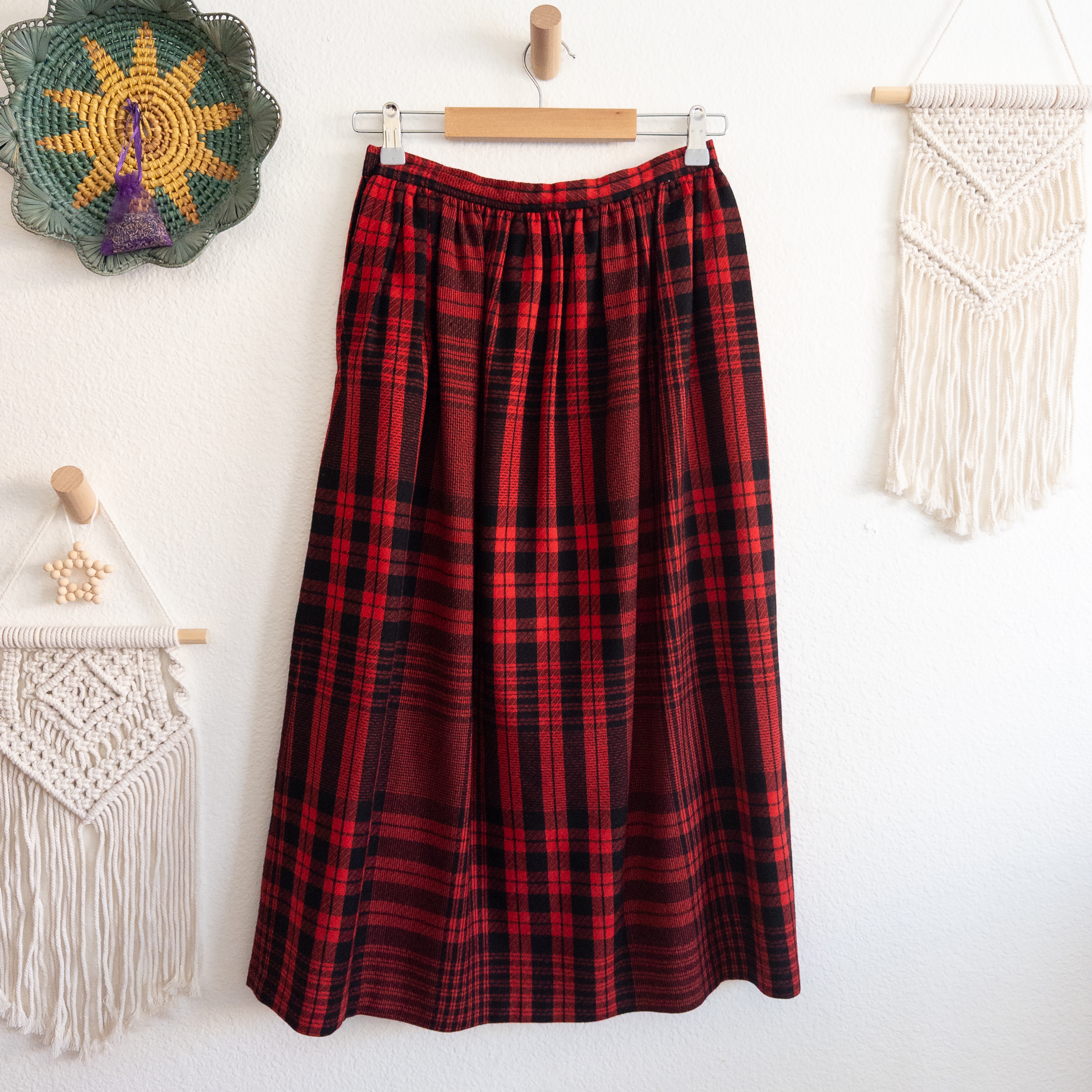 Evan Picone Red and Black Plaid Worsted Wool Midi Skirt Size 6 Vintage