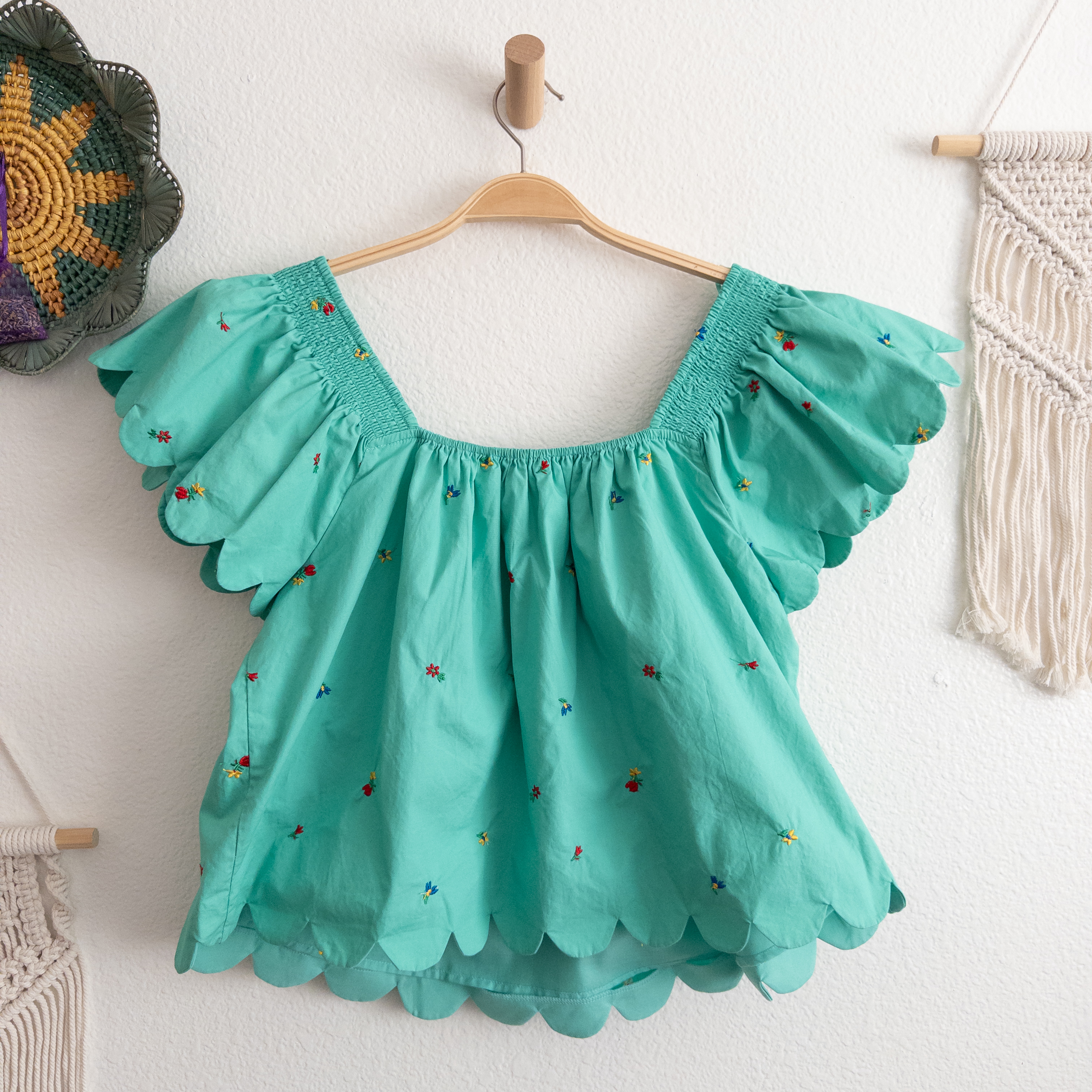 English Factory Floral Green Scalloped Hem Ruffle Detail Top Size Large