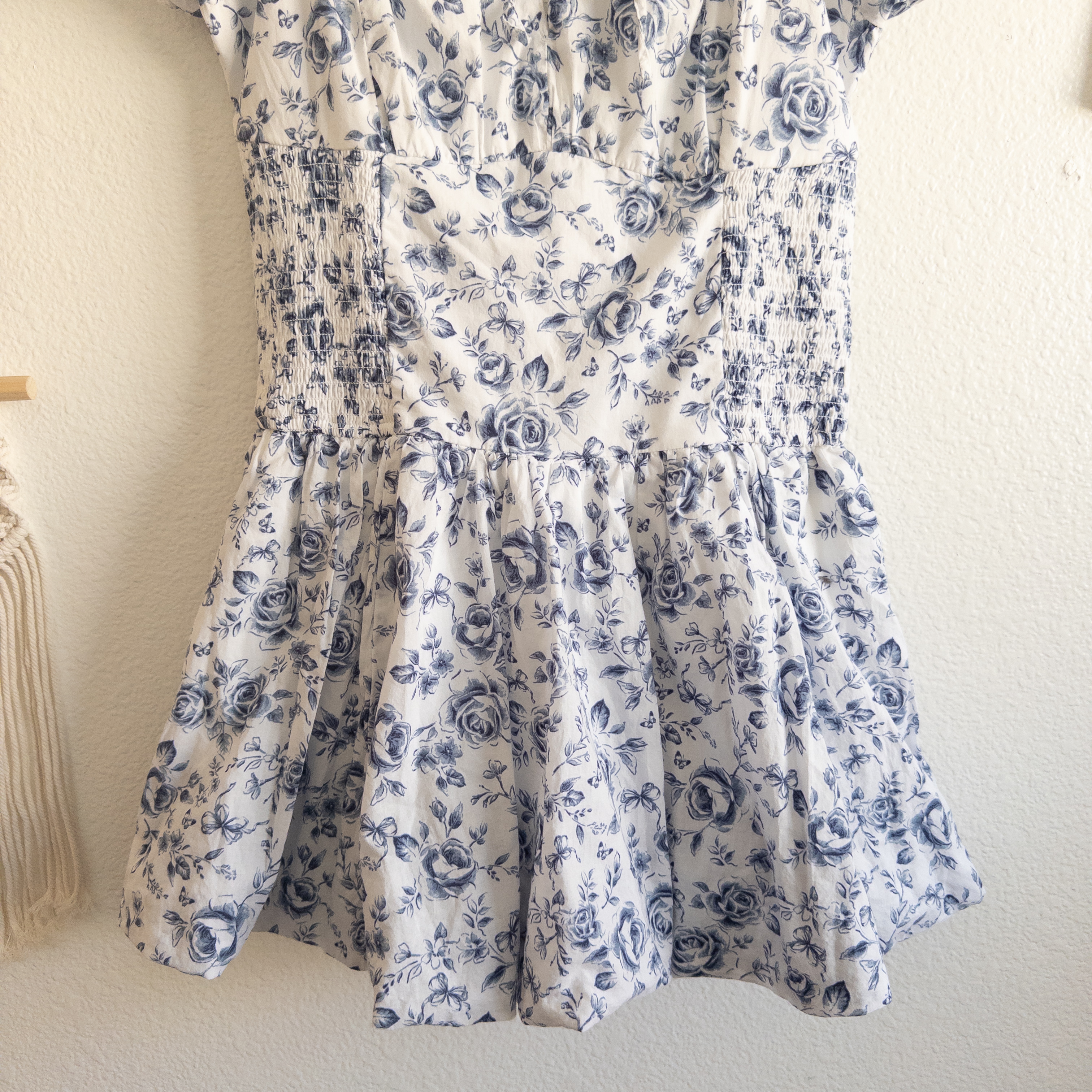 Hollister Sofia Drop-Waist Bubble White and Blue Floral Mini Dress Skort Size Large