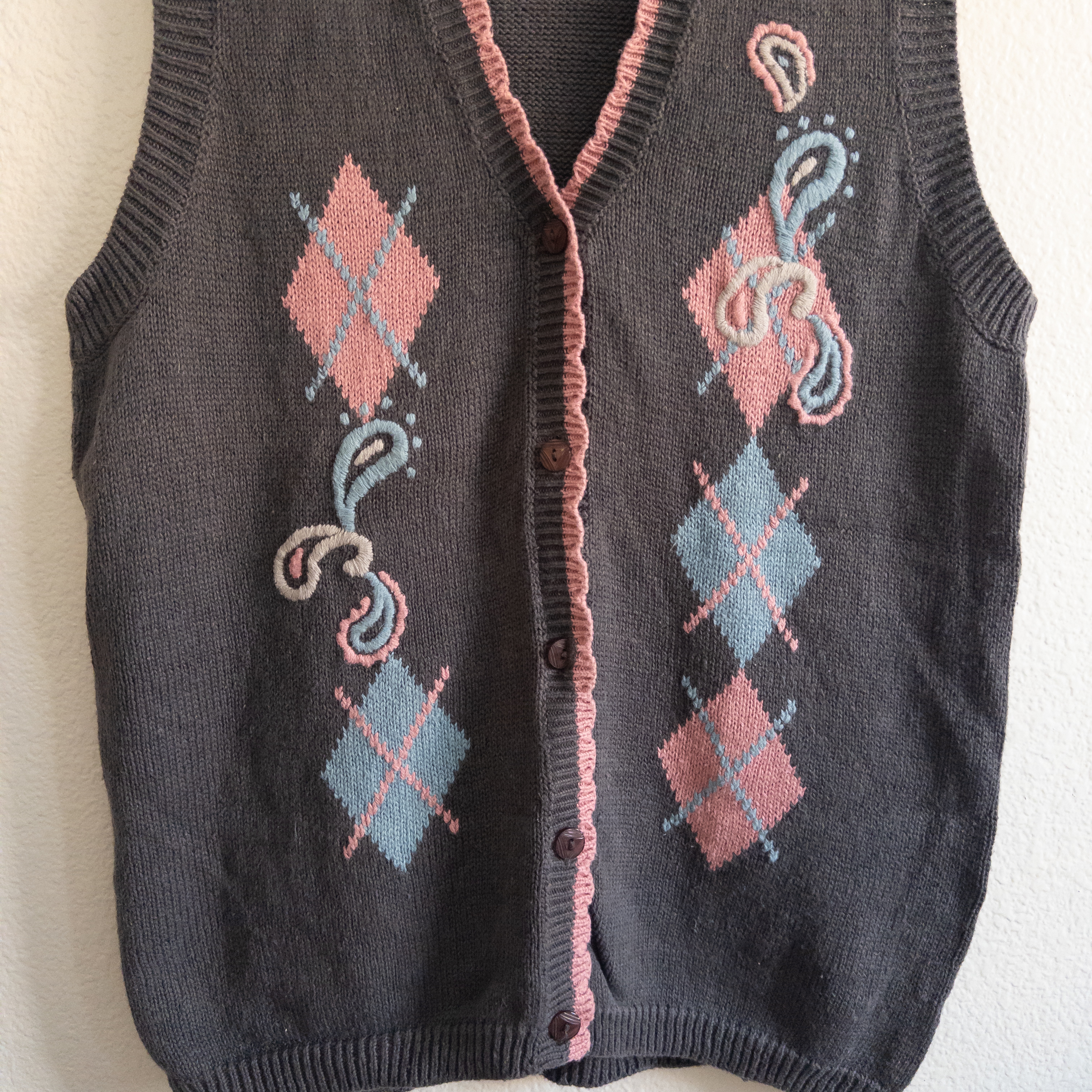 The Villager Vintage Argyle Paisley Scalloped Trim Gray Sweater Vest Size Medium
