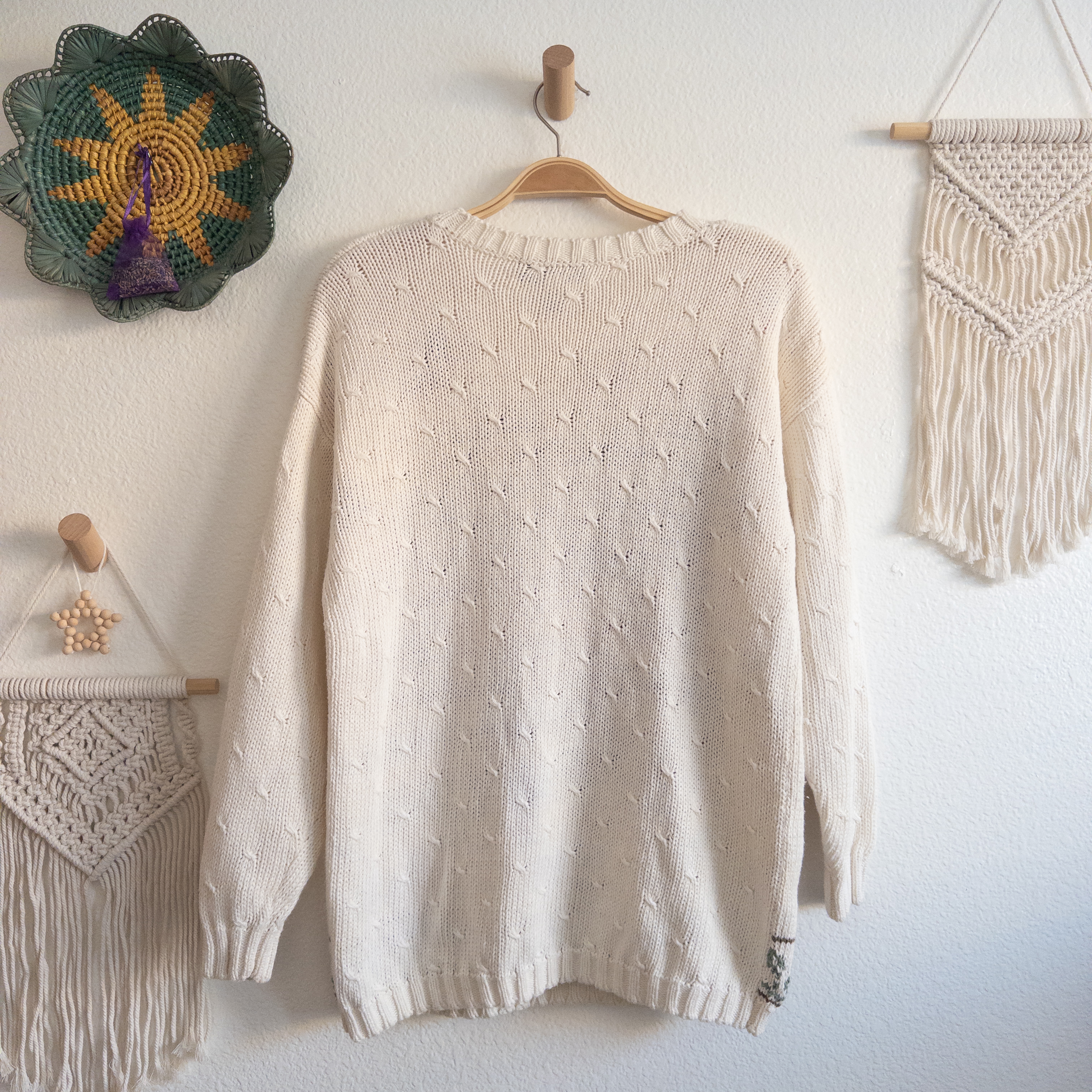 Melbourne Country Vintage Floral and Sequin Knit Sweater Size Medium