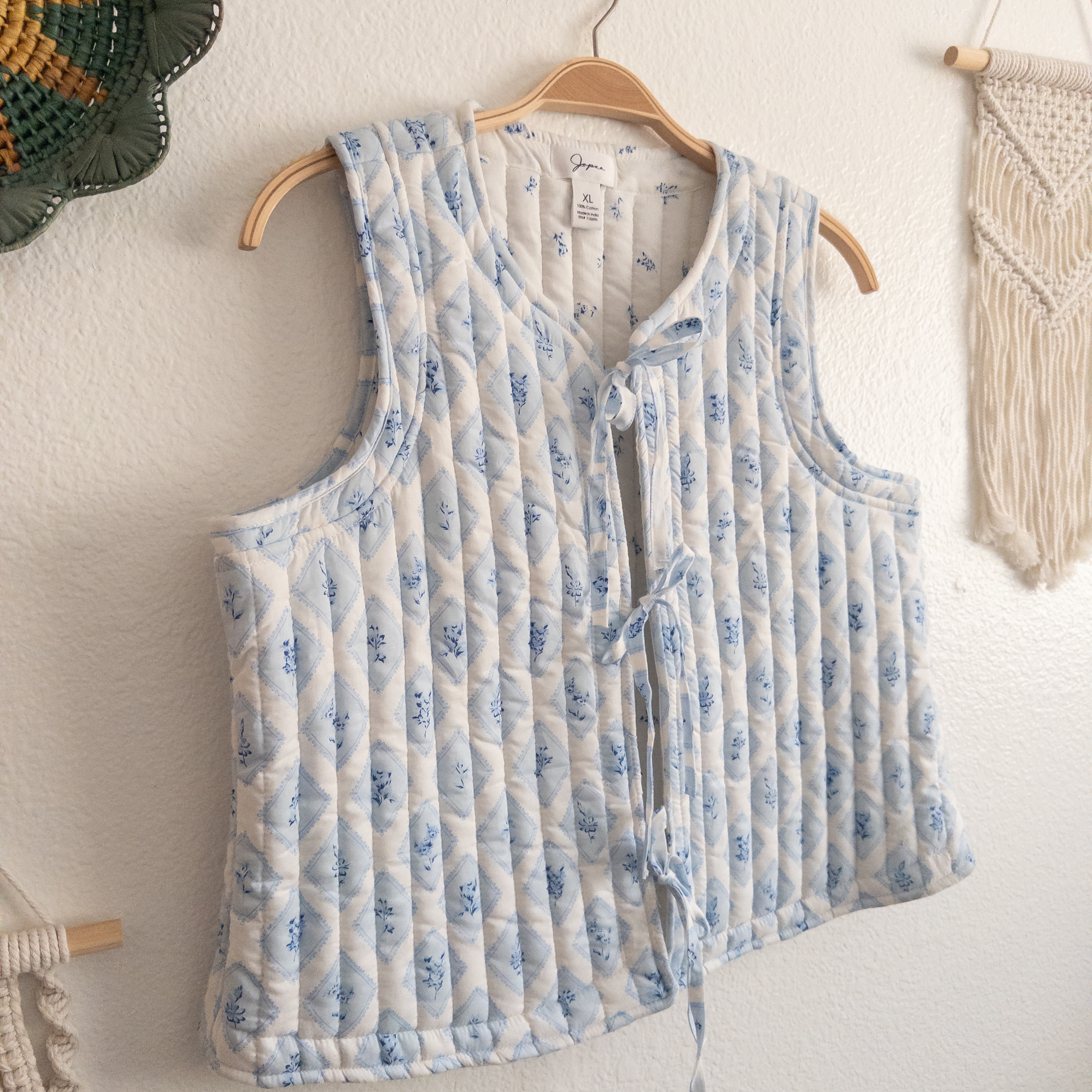 Japna Quilted Vest Tie Front White with Blue Floral Print Size XL