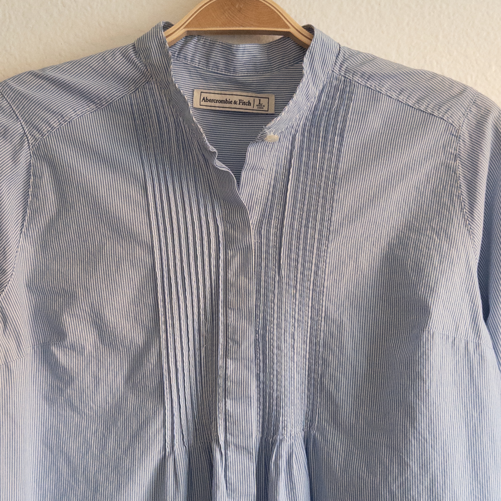 Light Blue With White Pinstripes Bell Cuffs Button-Up Blouse Size Large