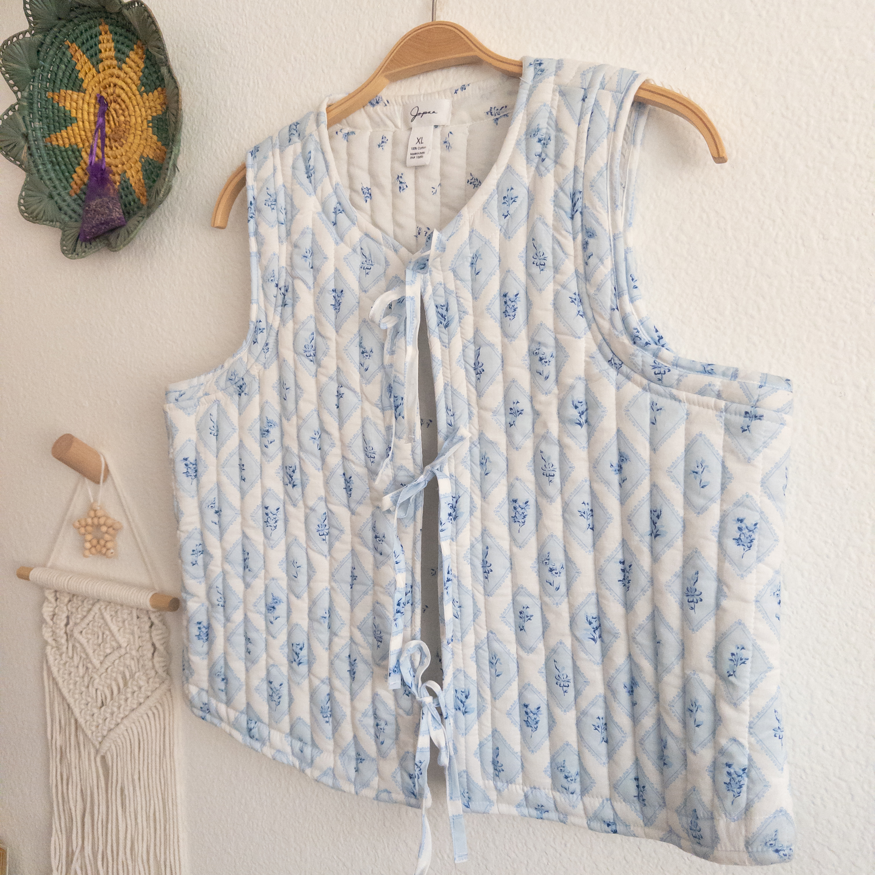 Japna Quilted Vest Tie Front White with Blue Floral Print Size XL