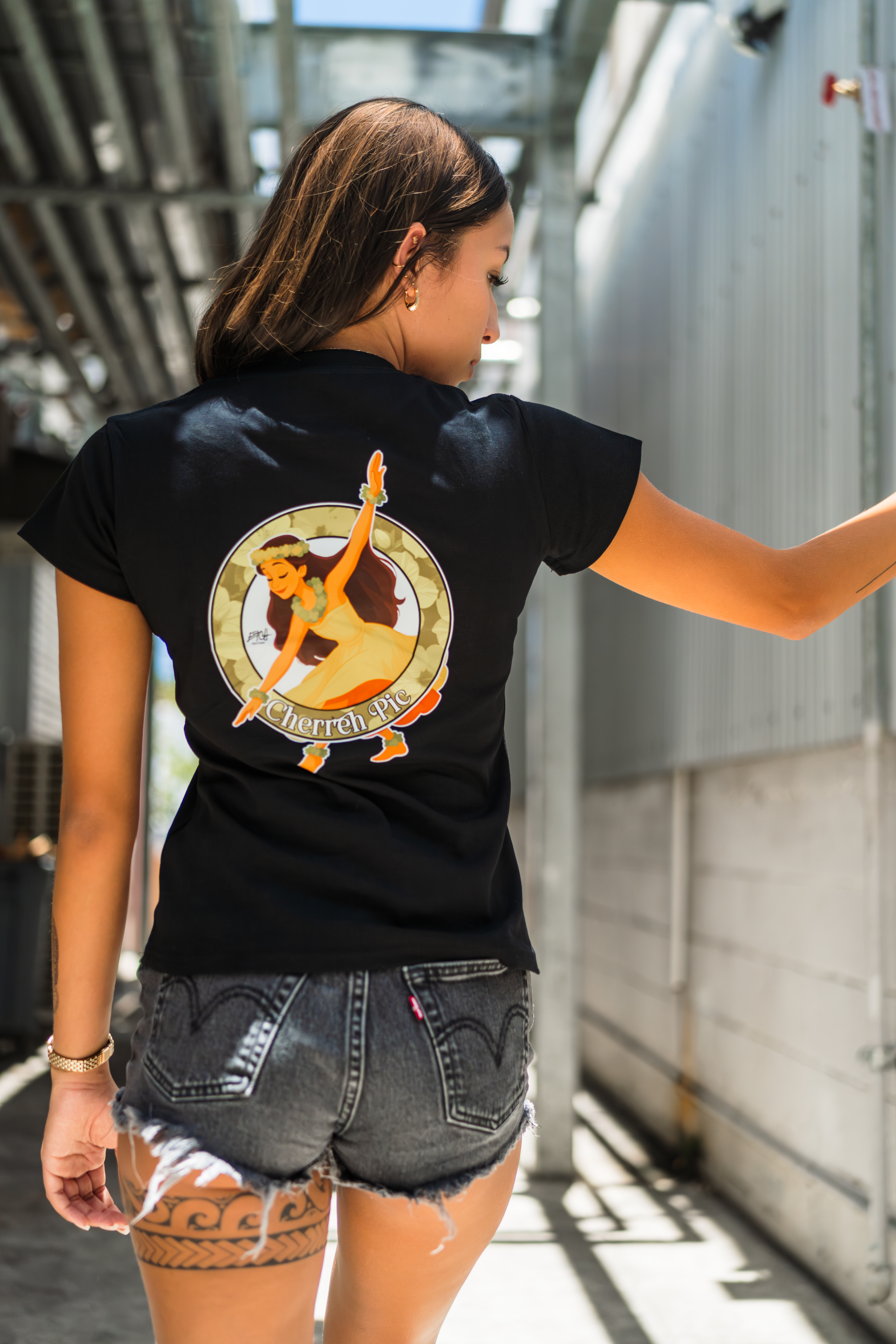 Women's T-Shirt - Hula Girl in Yellow