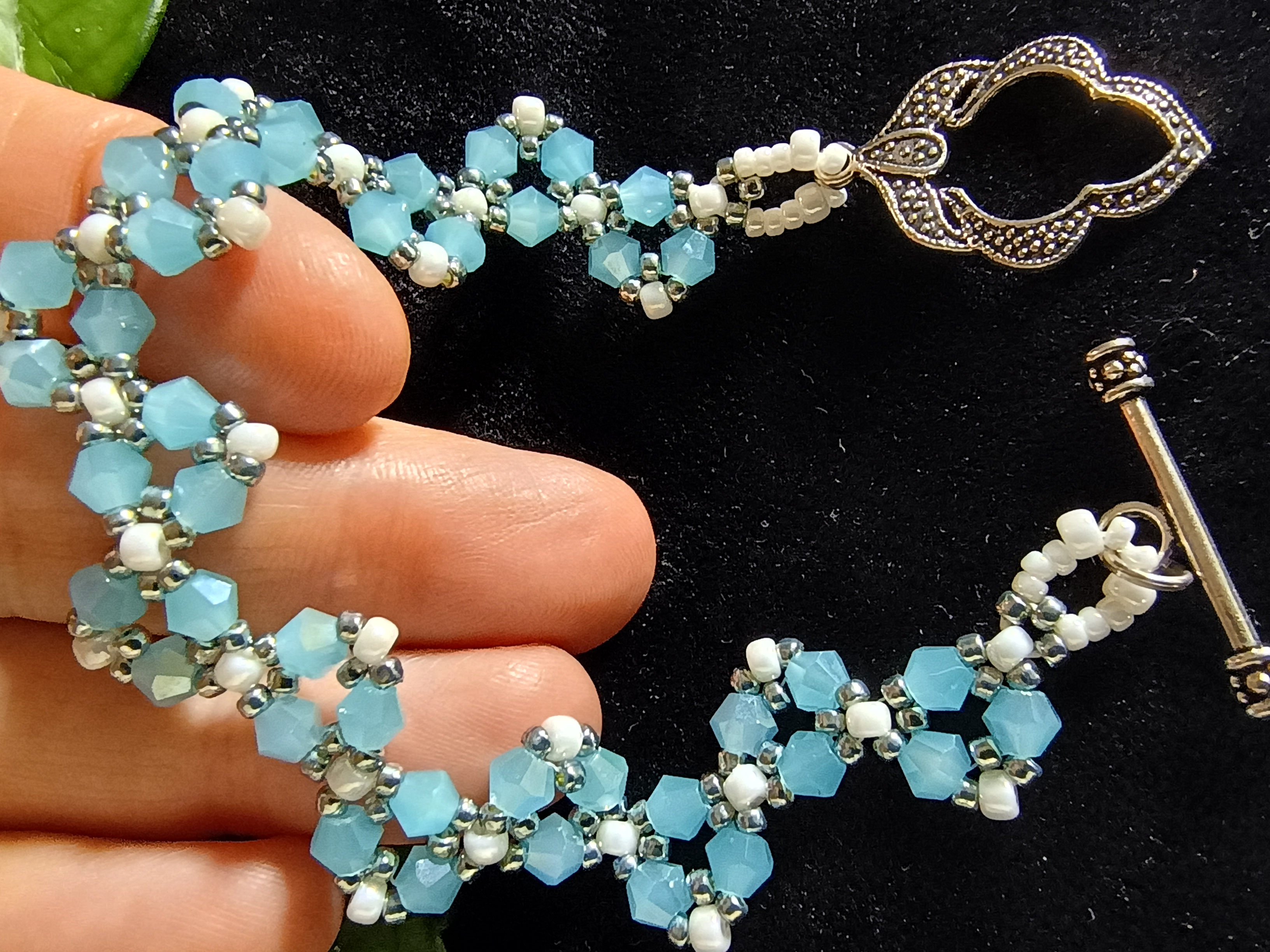 Blue and White Waving Triangle Elegance