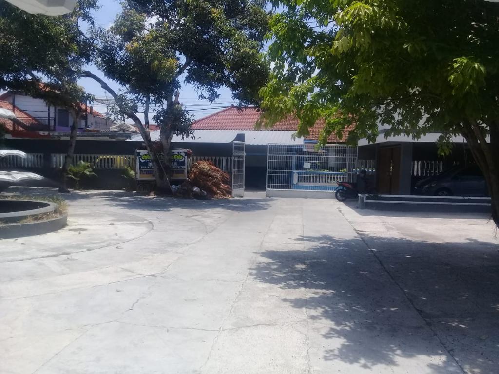 Rumah SUPER BESAR dengan Kost Kosan 40 kamar cocok untuk Investasi