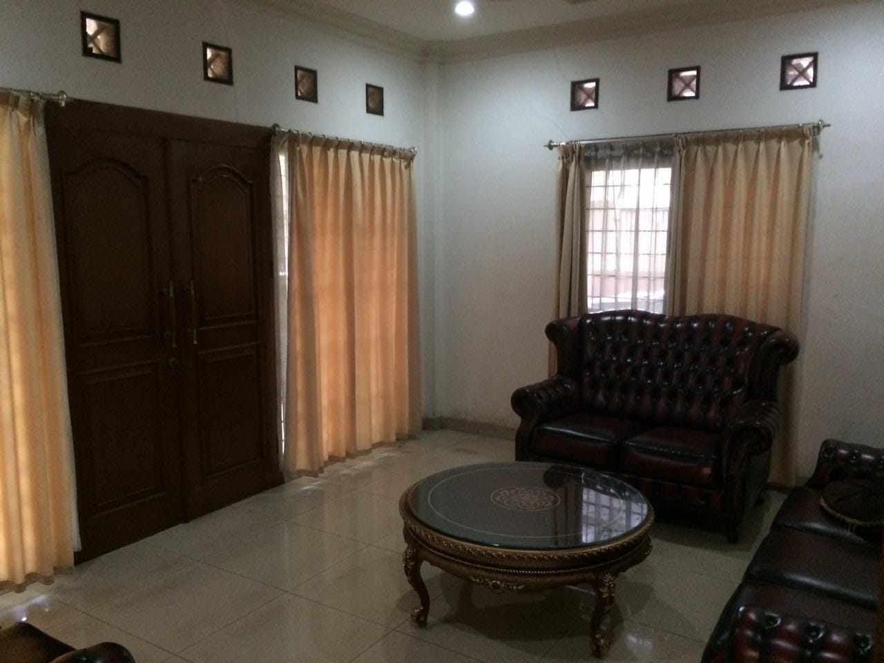 Rumah Besar dekat Tol Pasteur Bandung