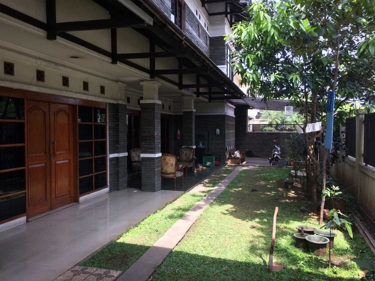 Rumah Besar dekat Tol Pasteur Bandung