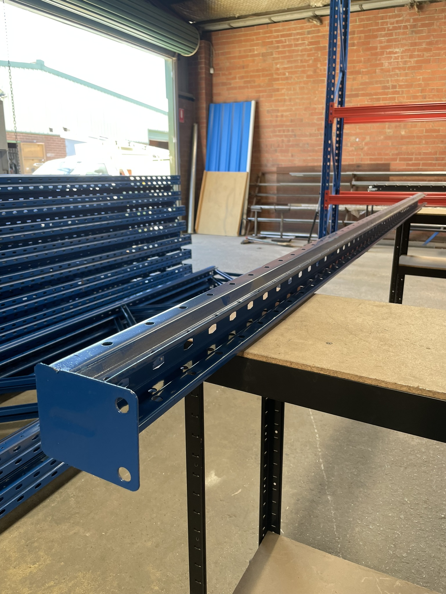 Column (3675mm H x 90x68x1.8mm, 1500kg UDL, with Base Plates 120x100mm, 2x 14mm Holes, powder-coated blue)