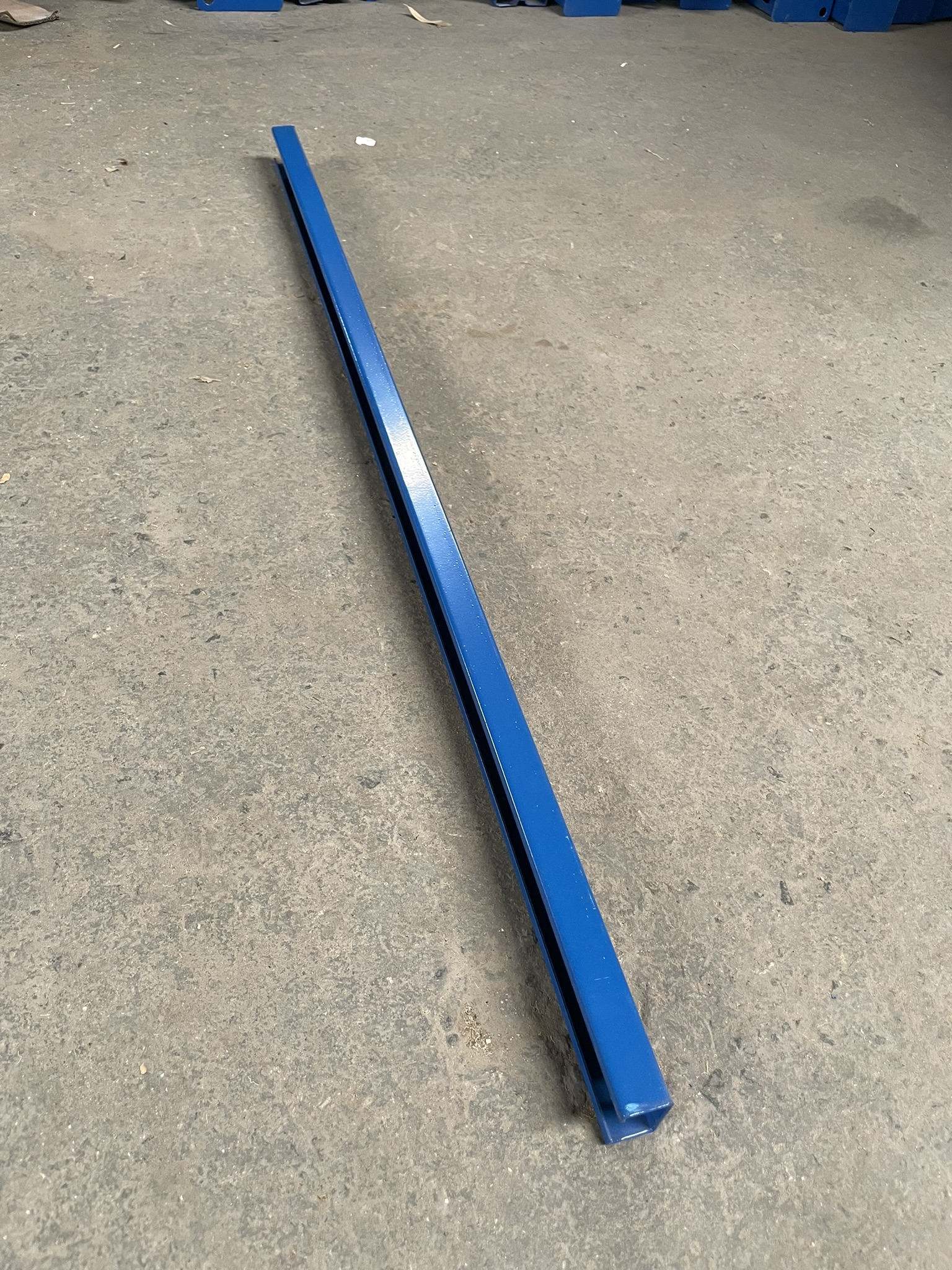Diagonal Bracing (1024mm L x 40x25x1.5mm, powder-coated blue)