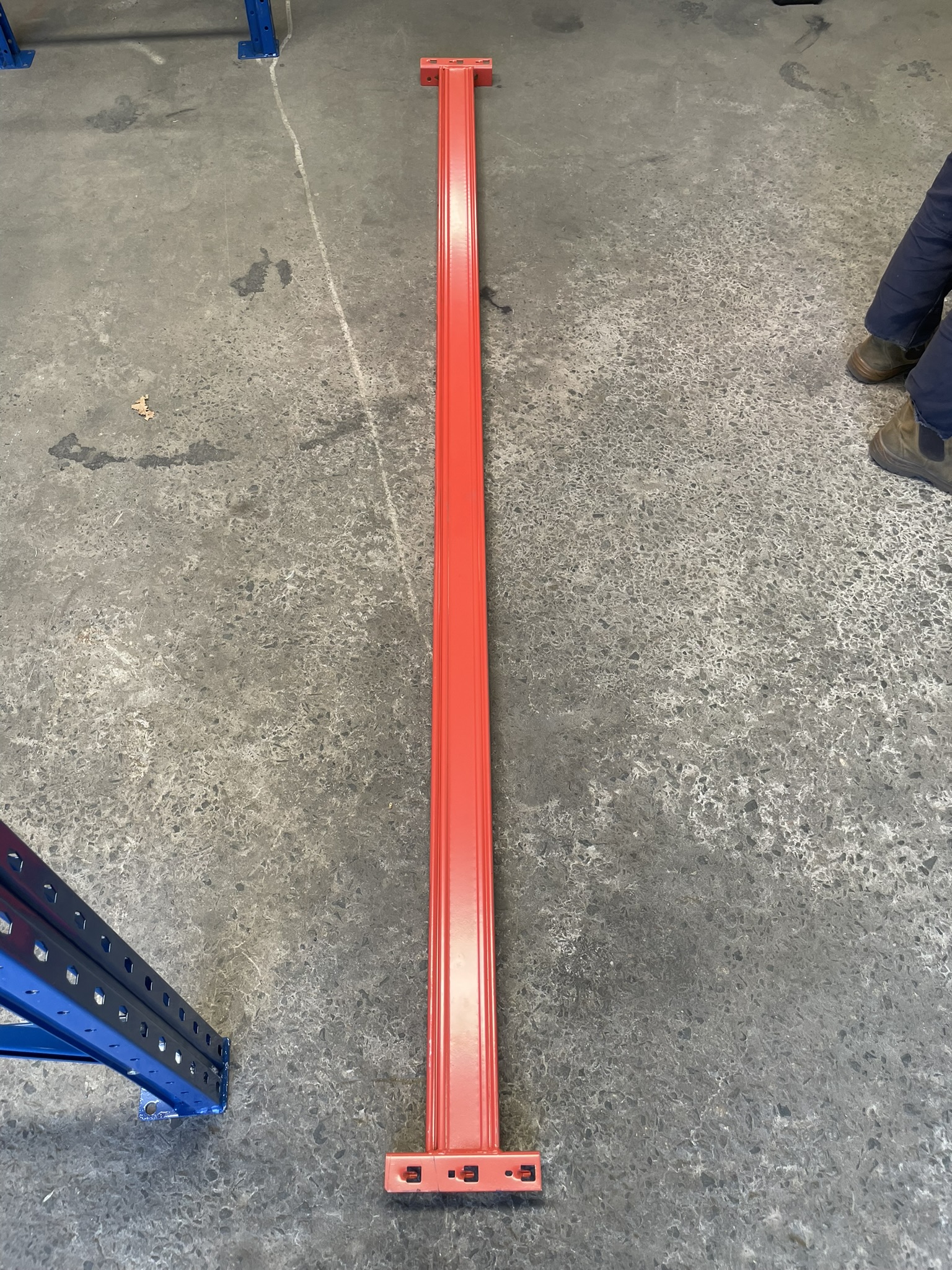 Beam (2750mm L x 100x45x1.5mm, 1500kg UDL, powder-coated red)