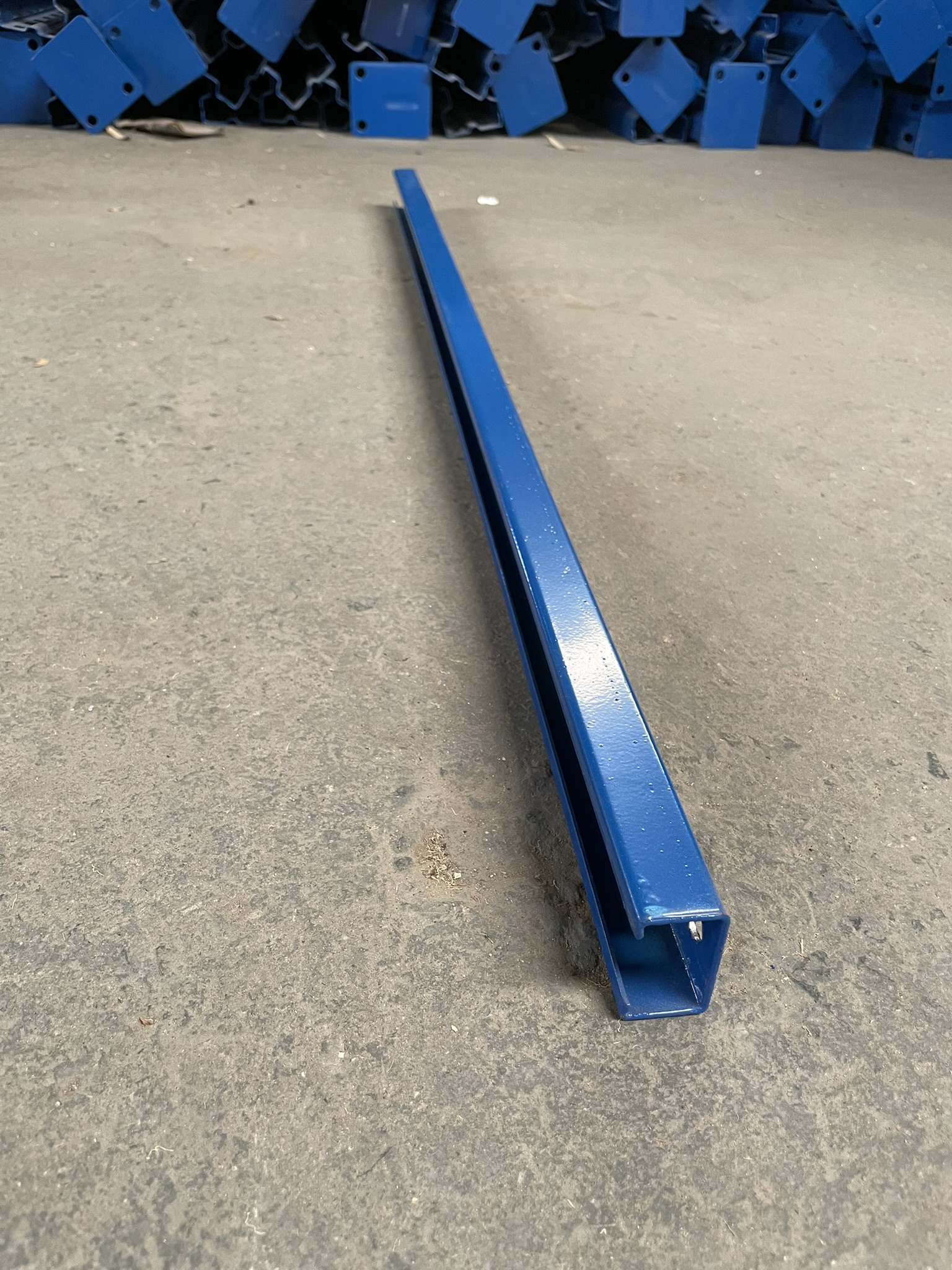 Horizontal Bracing (760mm L x 40x25x1.5mm, powder-coated blue)