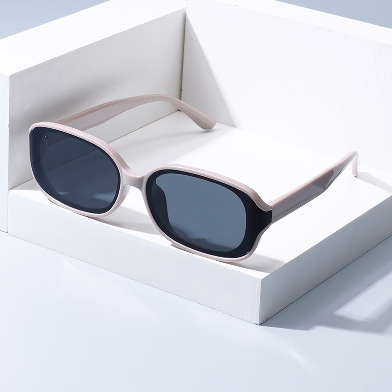 Stylish Oval Sunglasses