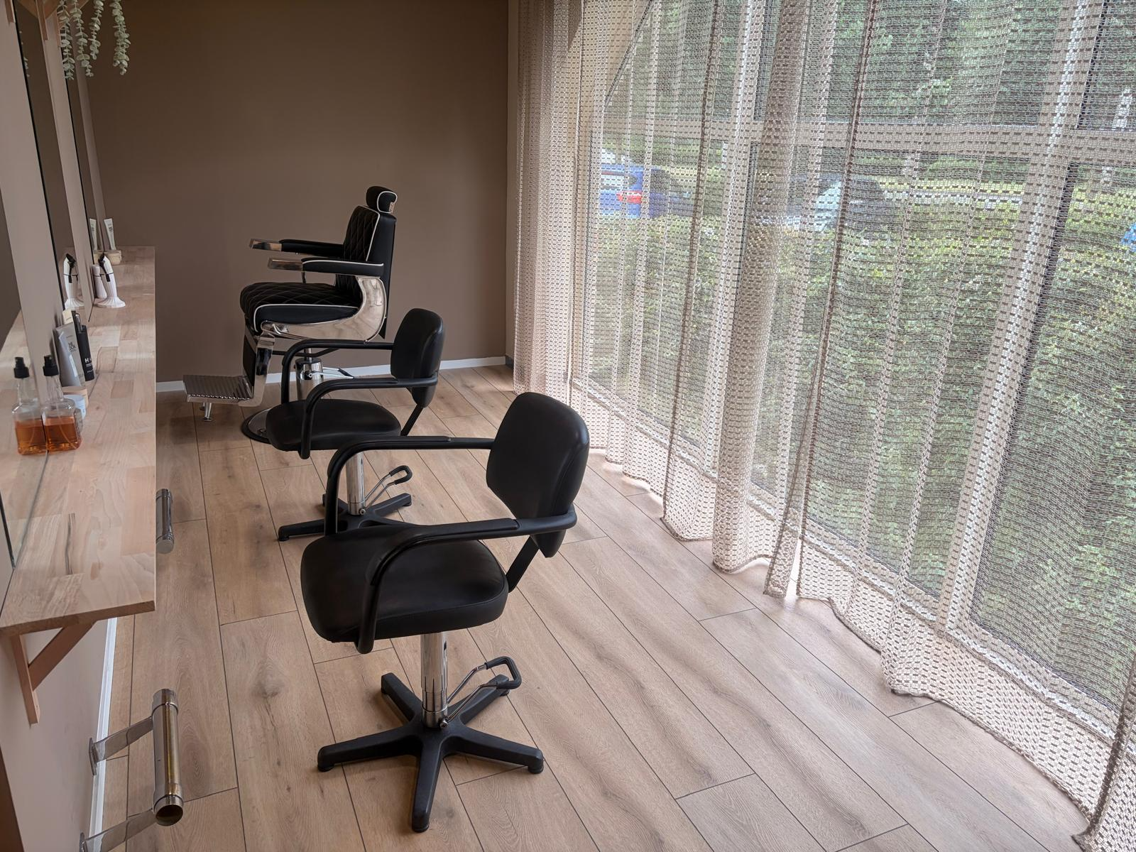 Kapperstoel huren in Breda - Start direct in een moderne kapsalon