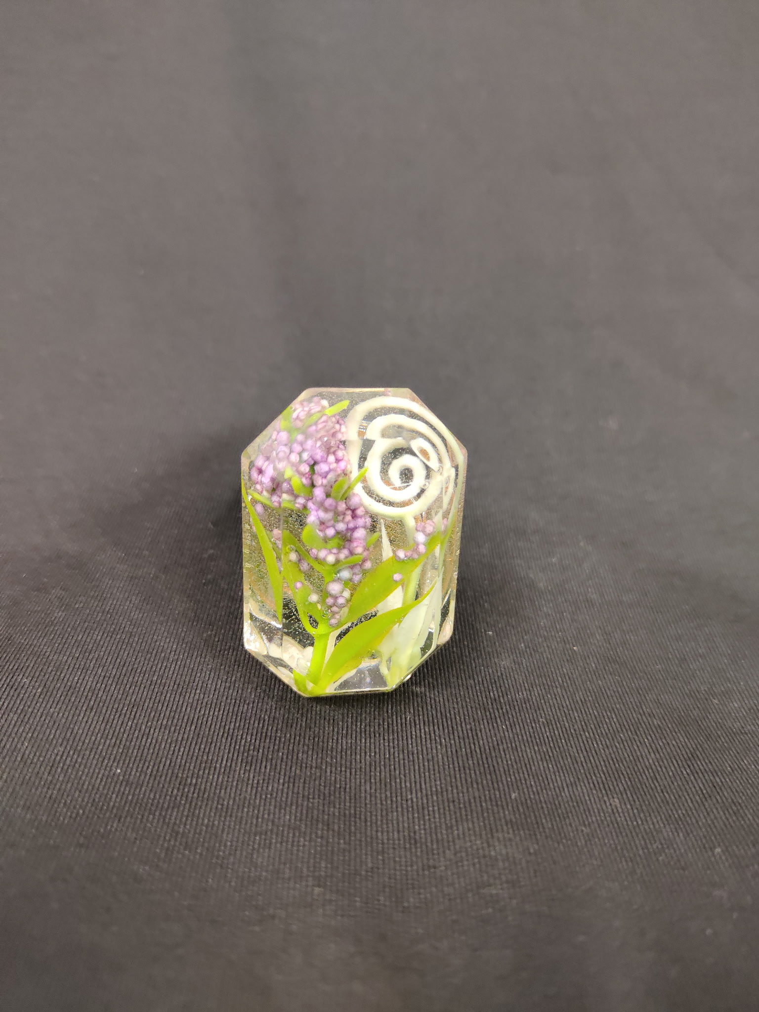 Wine Bottle Stopper with Resin Flower Decoration