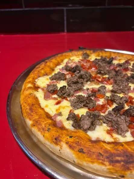 Pizza Suculenta & Cheddar