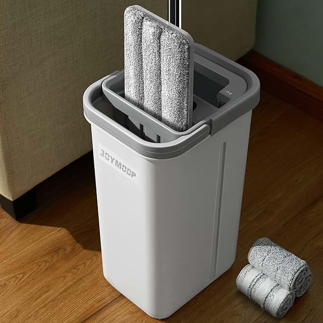 Self-cleaning flat mop and bucket set