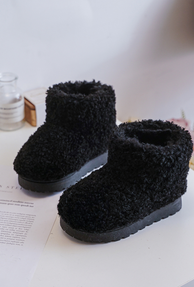 Zwarte pluizige winterlaarzen